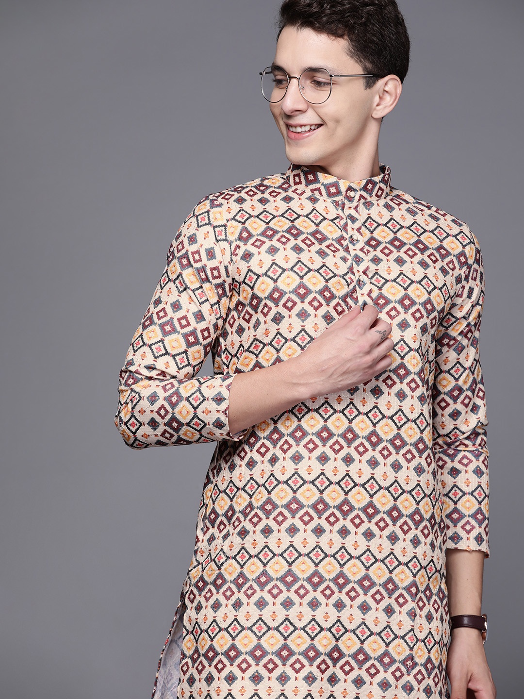 

Indo Era Men Beige & Maroon Cotton Printed Kurta