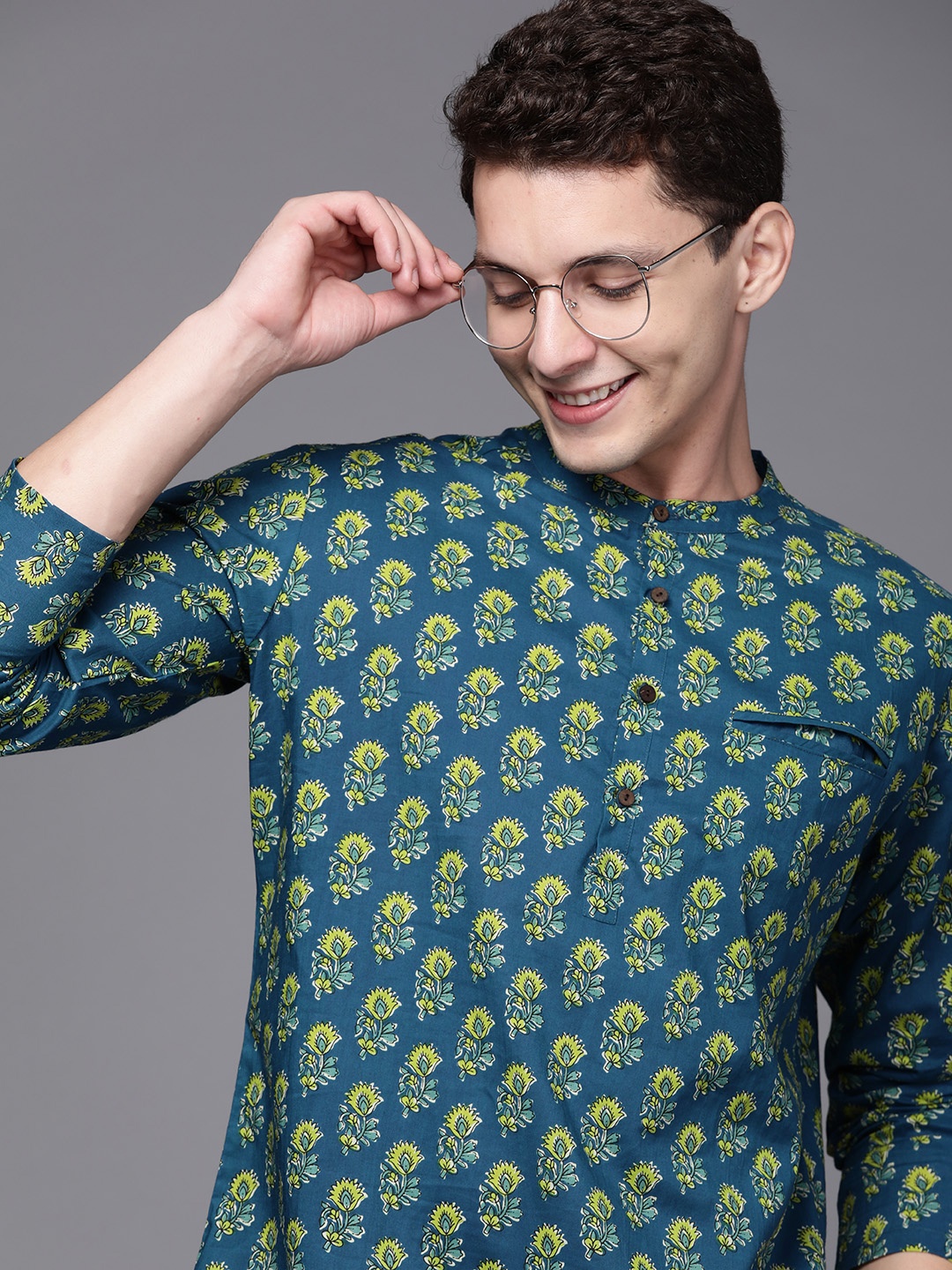 

Indo Era Men Ethnic Motifs Printed Floral Kurta, Green