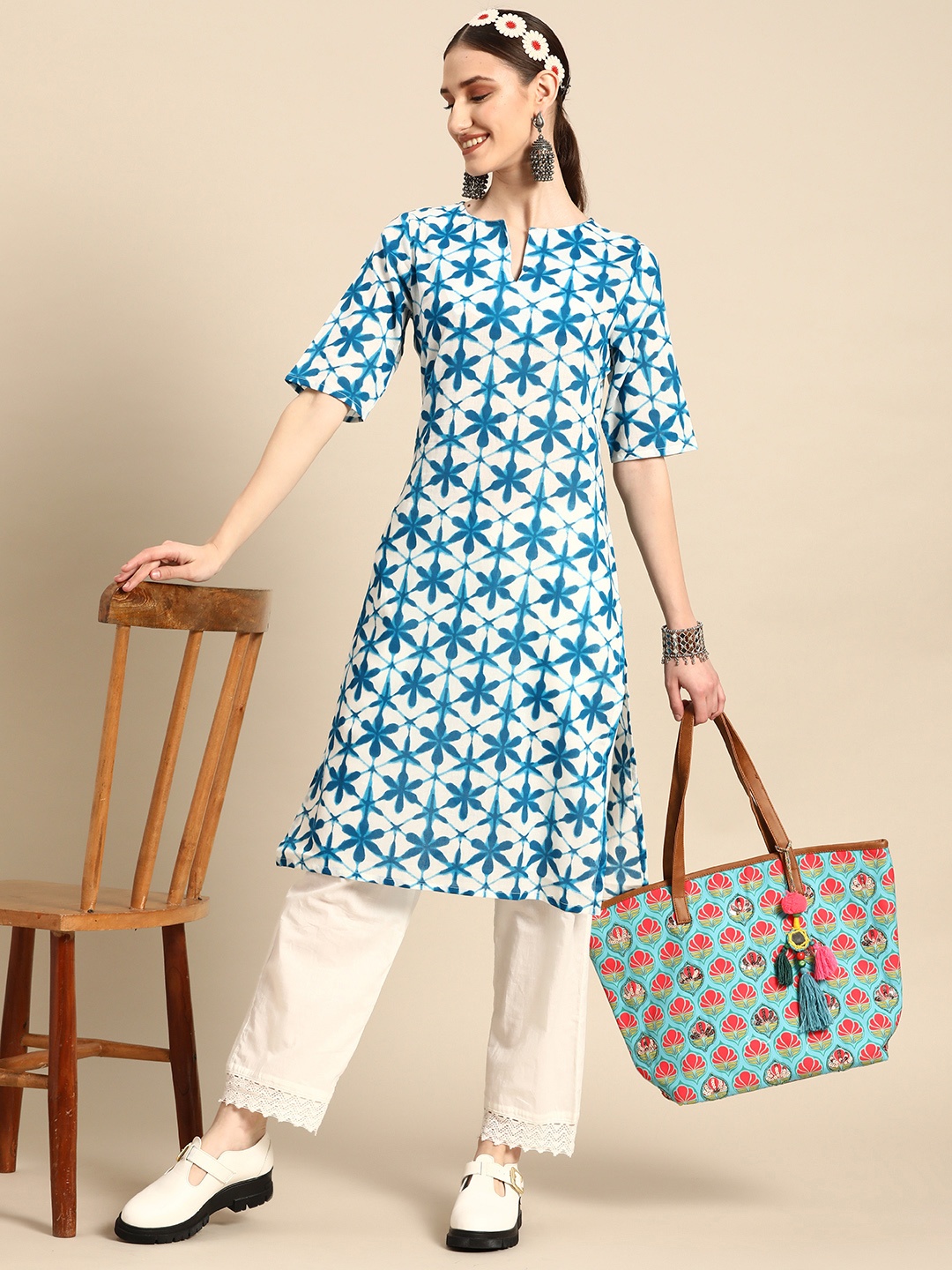 

Sangria Women Pure Cotton Floral Printed Kurta, Blue