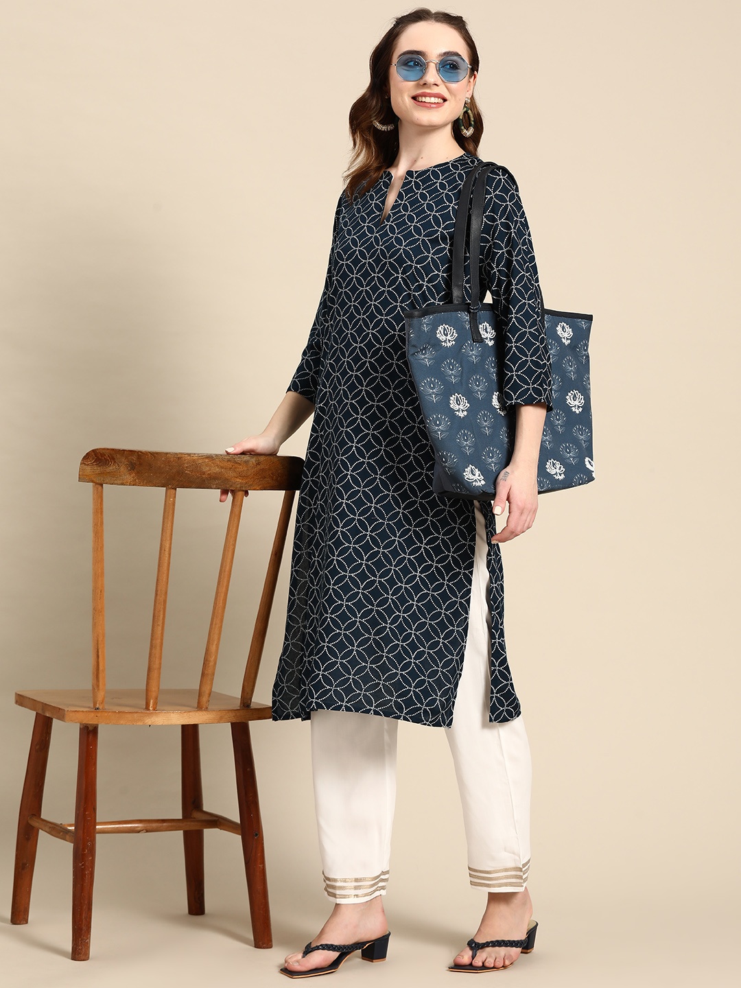 

Sangria Women Geometric Printed Kurta, Teal