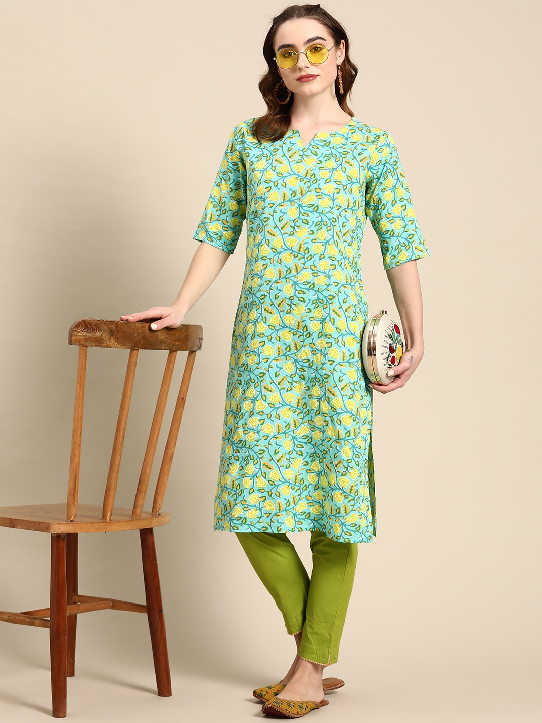 

Sangria Floral Printed Round Neck Straight Kurta, Sea green