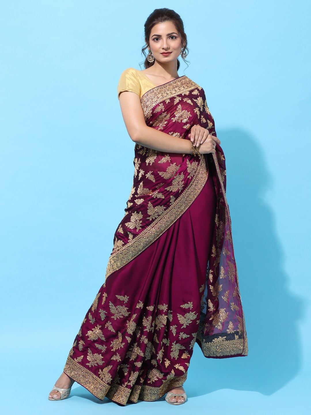 

kasee Peach-Coloured & Gold-Toned Floral Embroidered Pure Silk Heavy Work Saree