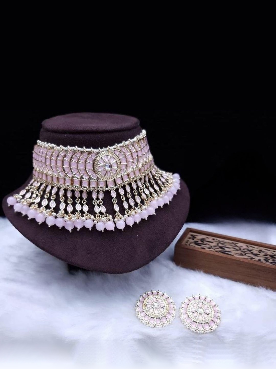 

I Jewels Gold-Plated Pink & White Kundan Studded & Pearl Beaded Jewellery Set