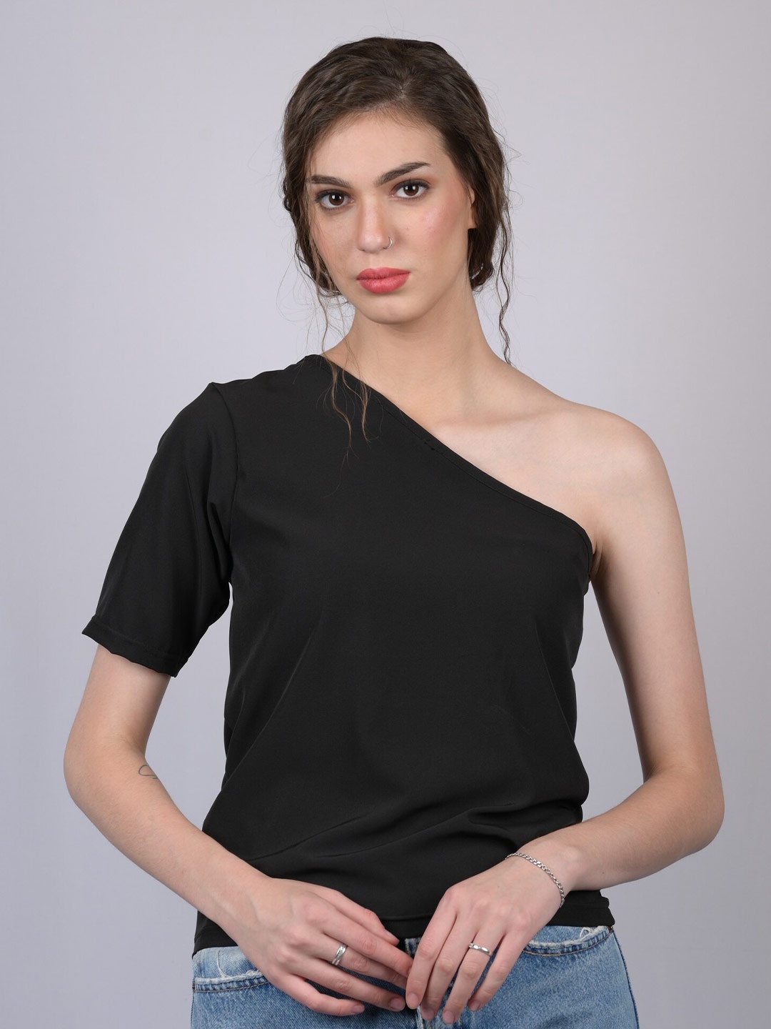 

OWO THE LABEL Women One Shoulder Top, Black