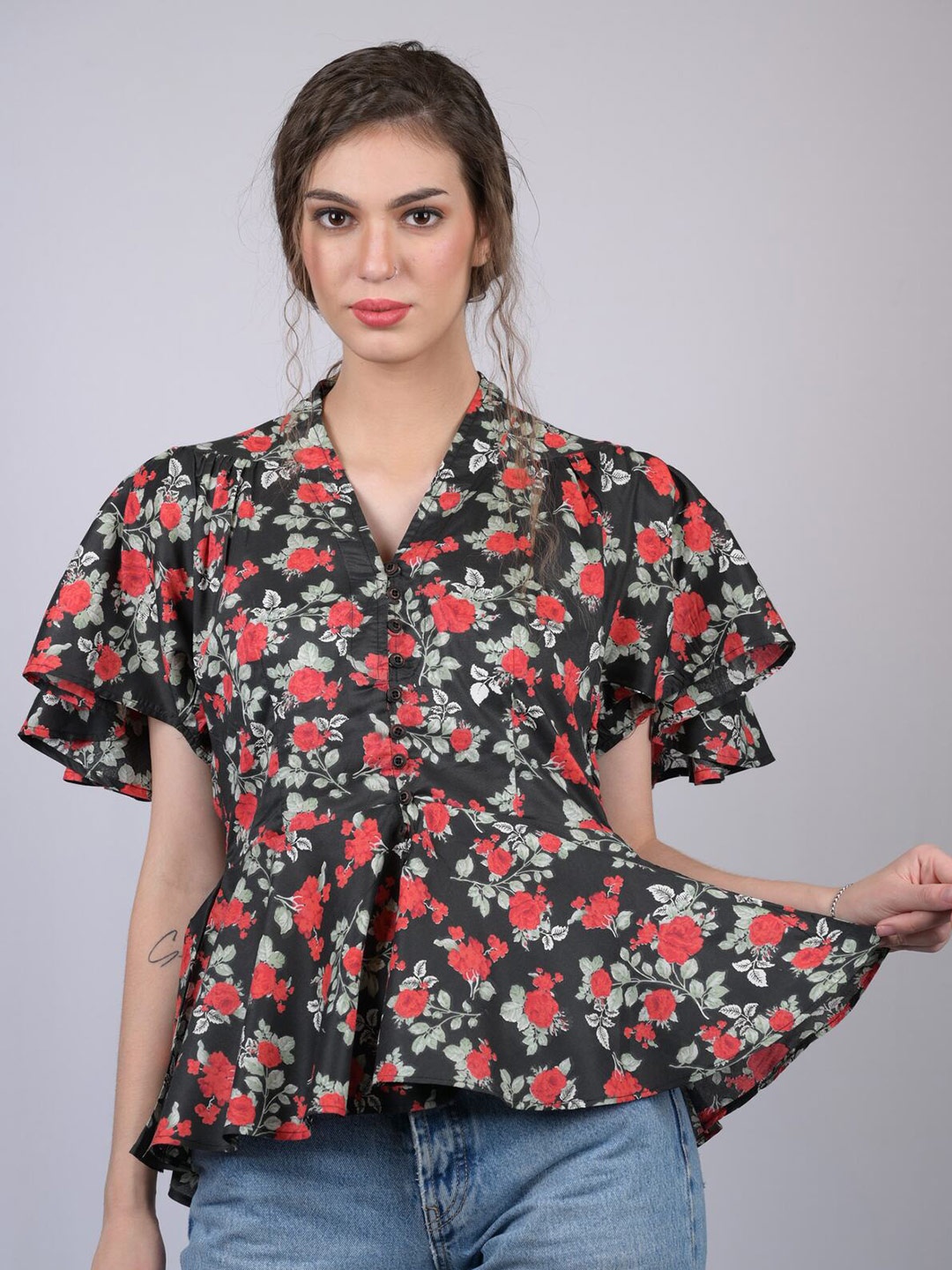 

OWO THE LABEL Women Black & Red Floral Print Blouson Top