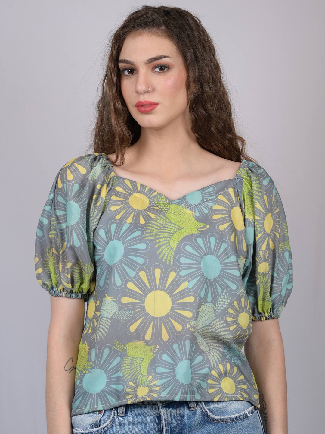 

OWO THE LABEL Olive Green & Blue Floral Print Sweetheart Neck Crop Top