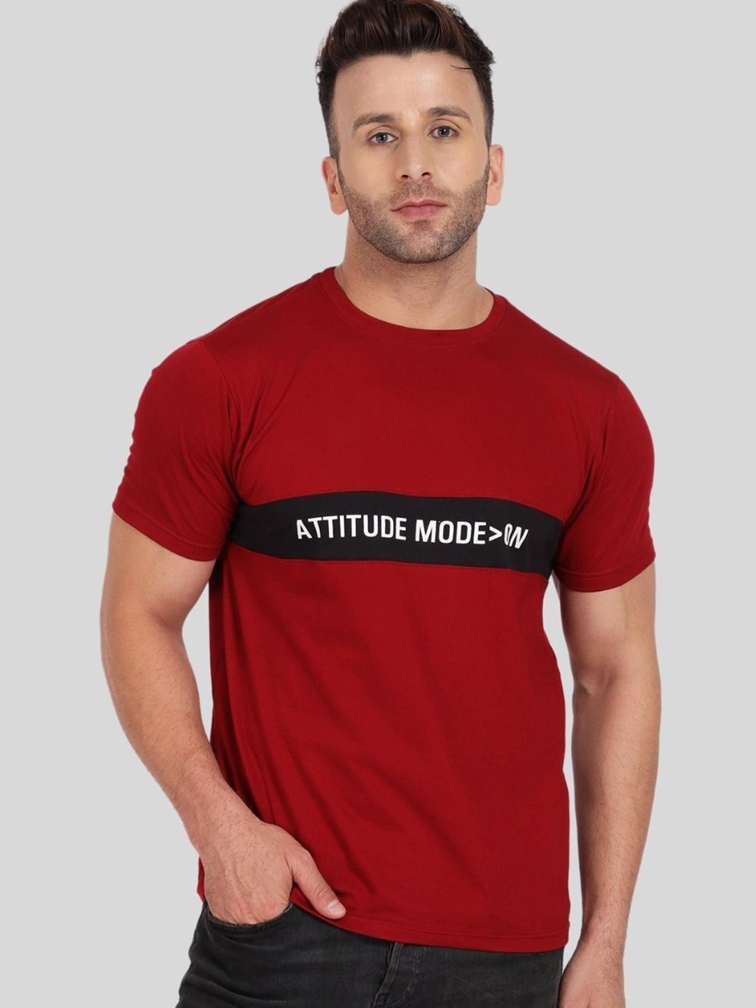 

DEZANO Men Maroon Typography Printed Cotton T-shirt