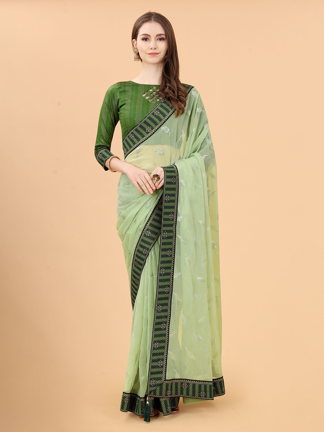 

Mitera Green & Silver-Toned Floral Embroidered Pure Linen Saree
