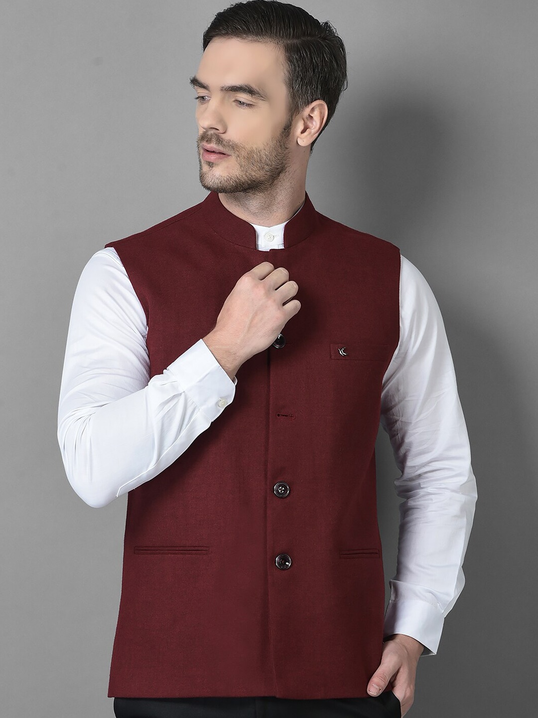 

Canary London Men Maroon Solid Slim Fit Nehru Jacket