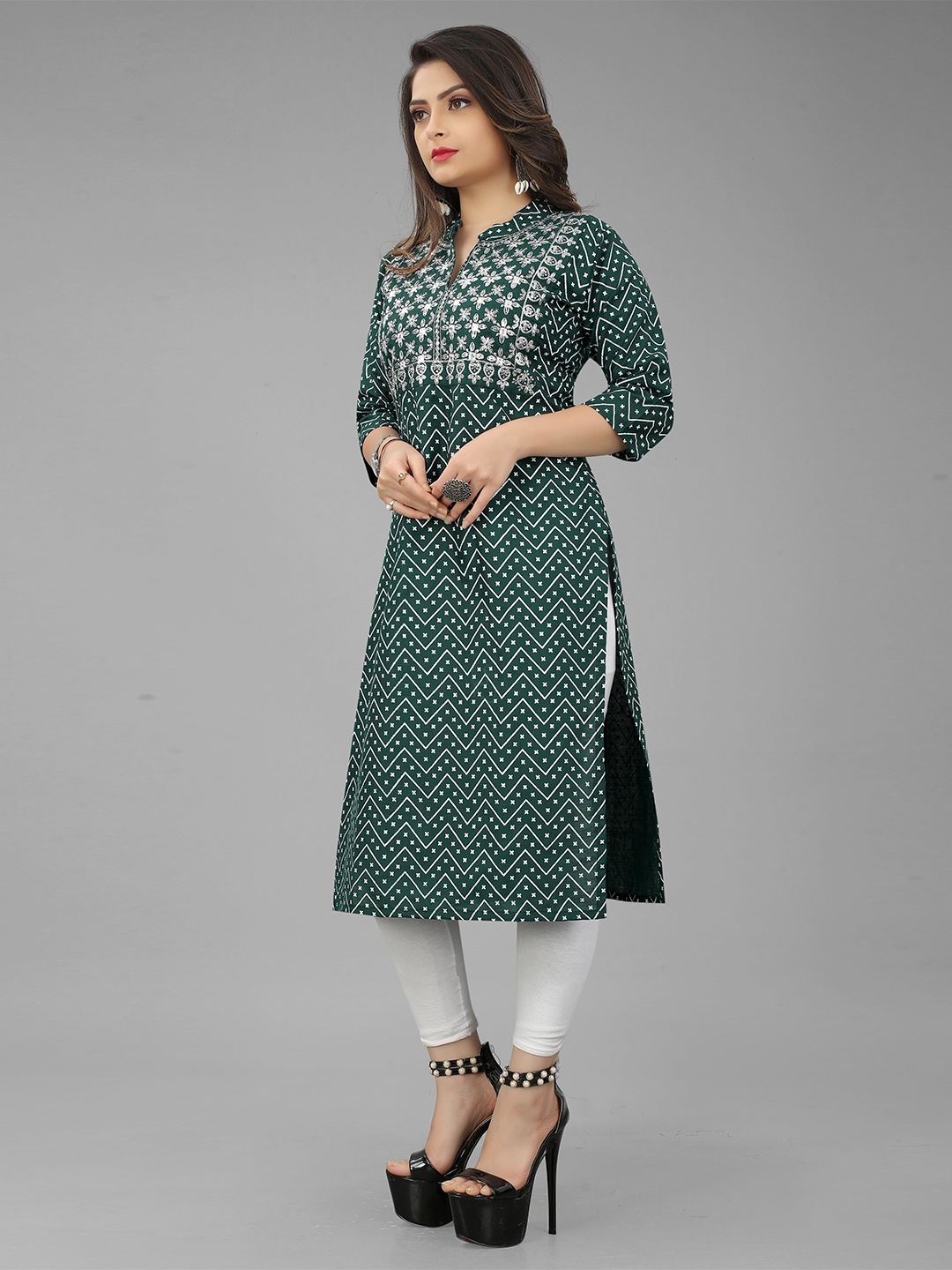 

Fashion FRICKS Women Green & White Floral Embroidered Kurta