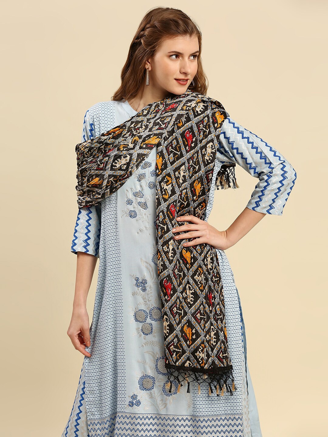 

Dupatta Bazaar Black & Pink Ethnic Motifs Printed Dupatta