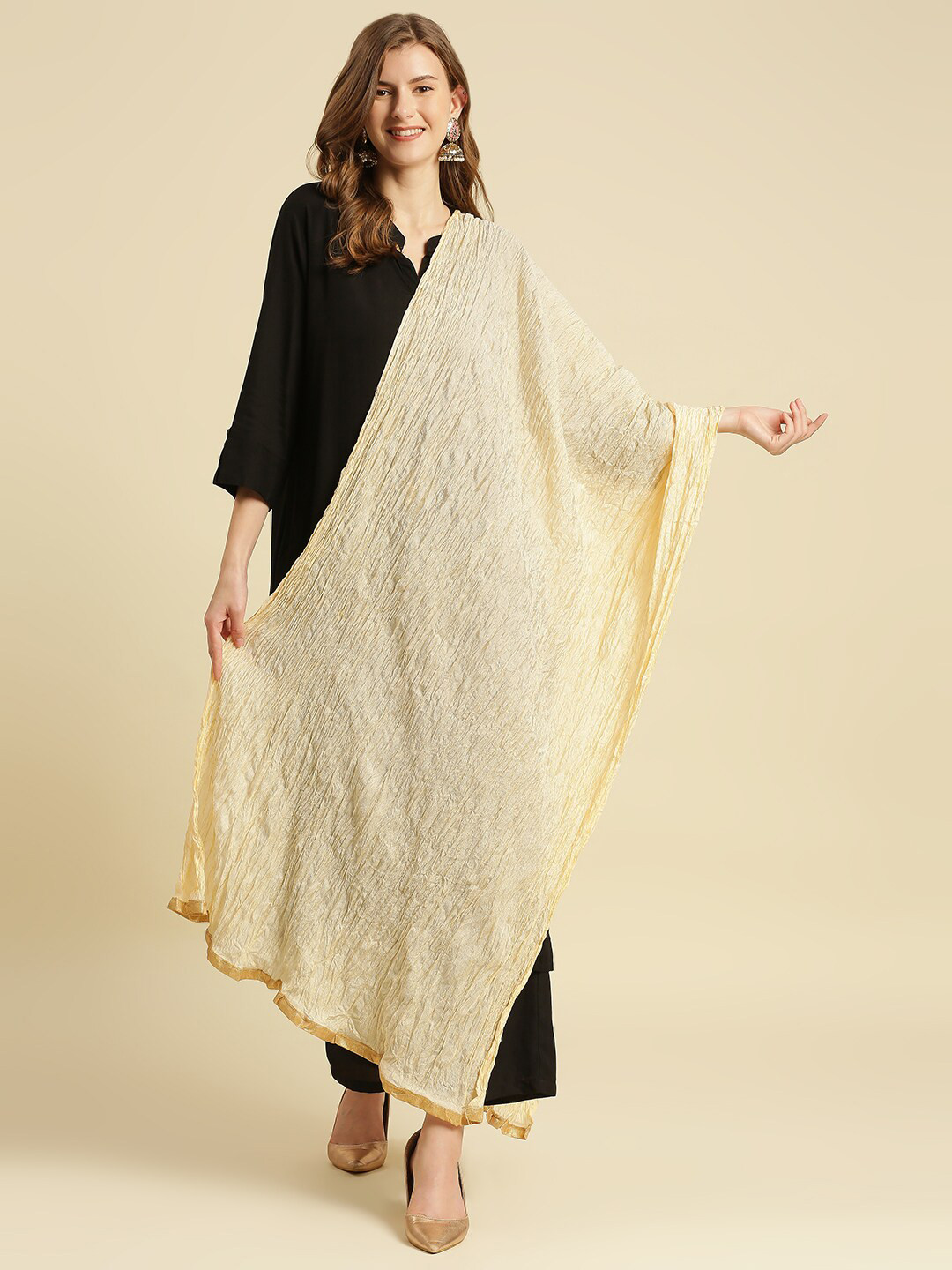 

Dupatta Bazaar Women Cream-Coloured & Gold-Toned Dupatta