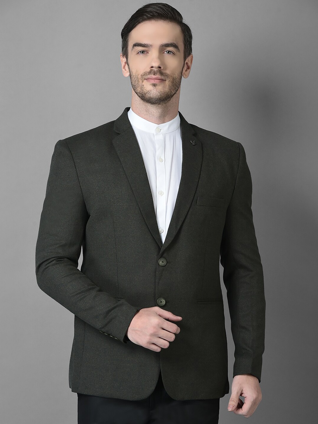 

Canary London Men Olive Green Solid Single Breasted Blazer