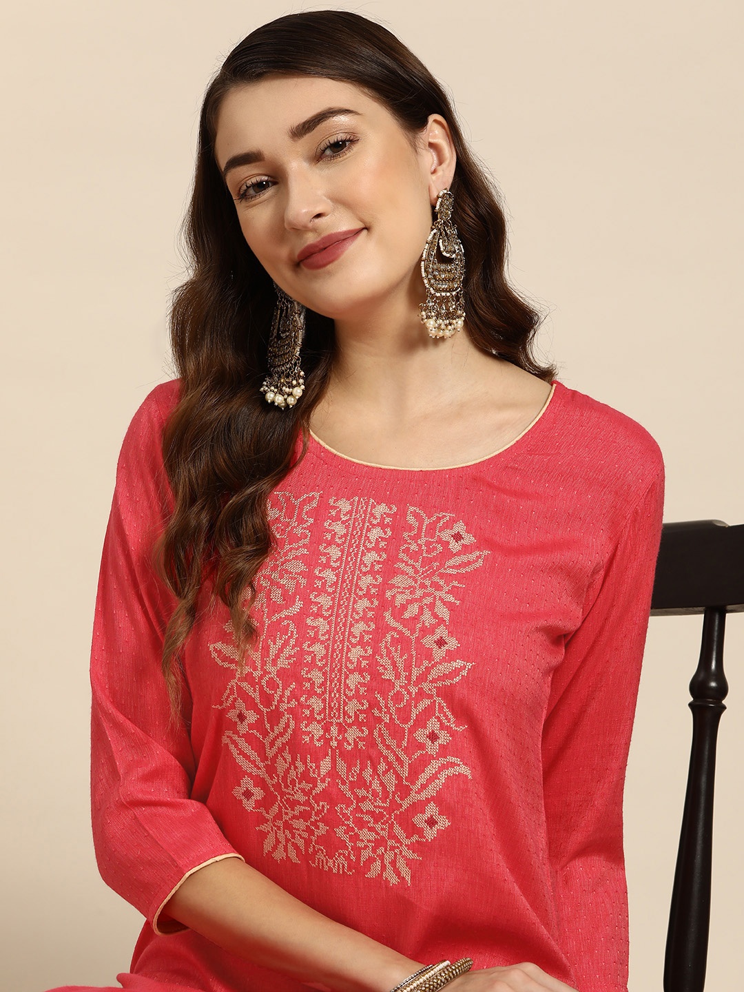 

Sangria Women Coral Pink Dobby Weave Thread-Work Kurta