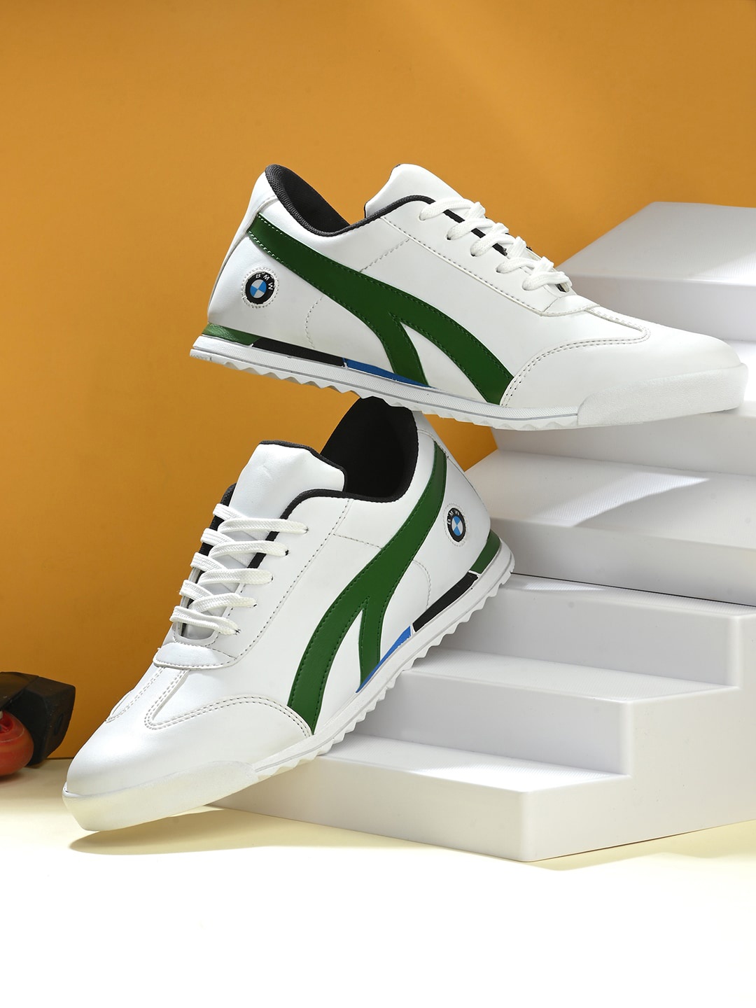 

Mactree Men White & Green Solid Sneakers