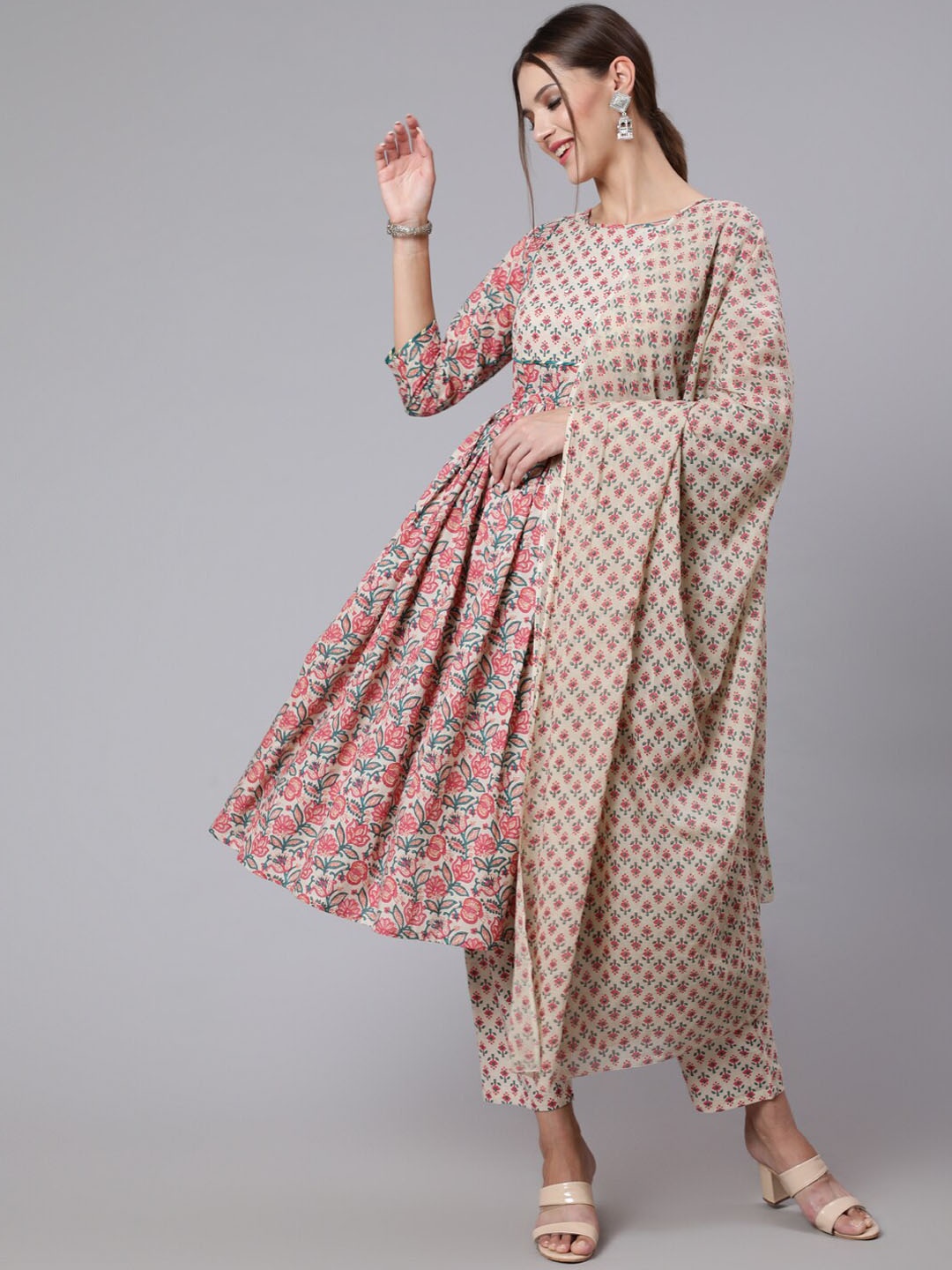 

THE NKS PLUS Women Multicoloured Floral Printed Pure Cotton Kurta with Trousers & Dupatta, Multi