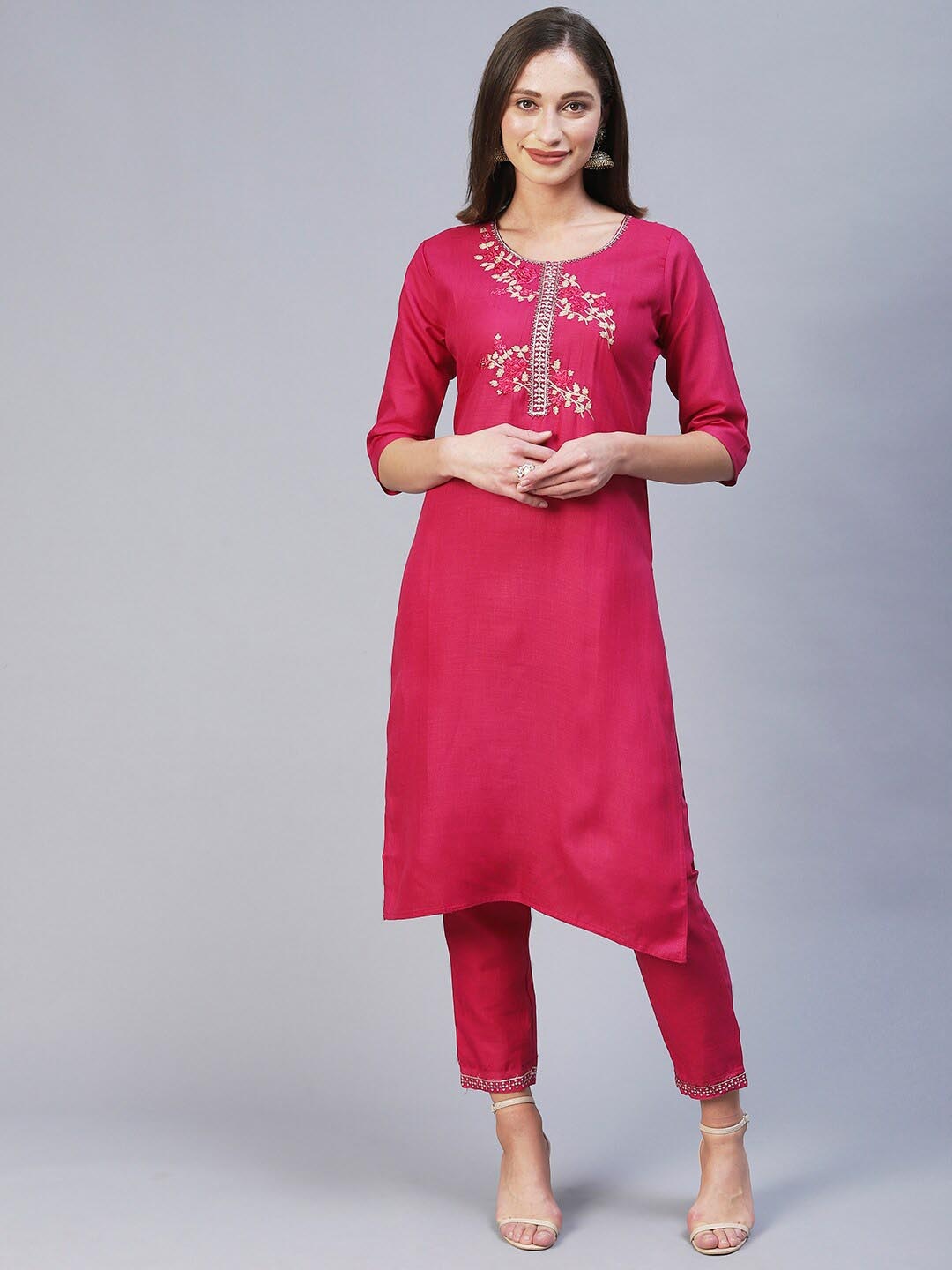 

POONAM DESIGNER Women Magenta Embroidered Pure Cotton Kurta with Trousers
