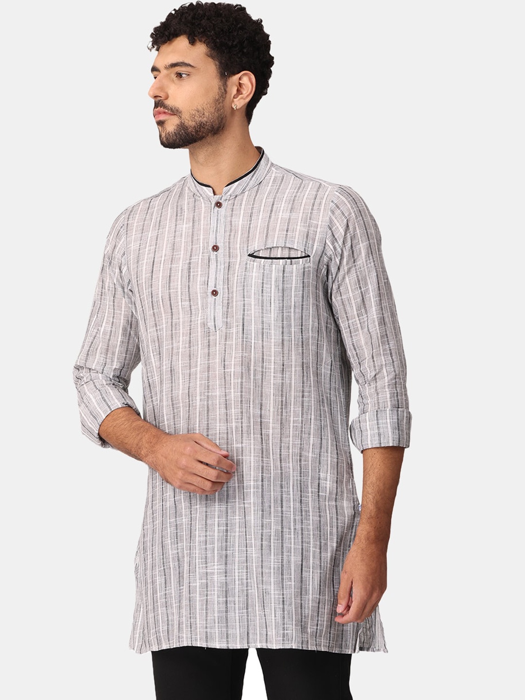 

NIRVAAN Men Grey Striped Cotton Kurta