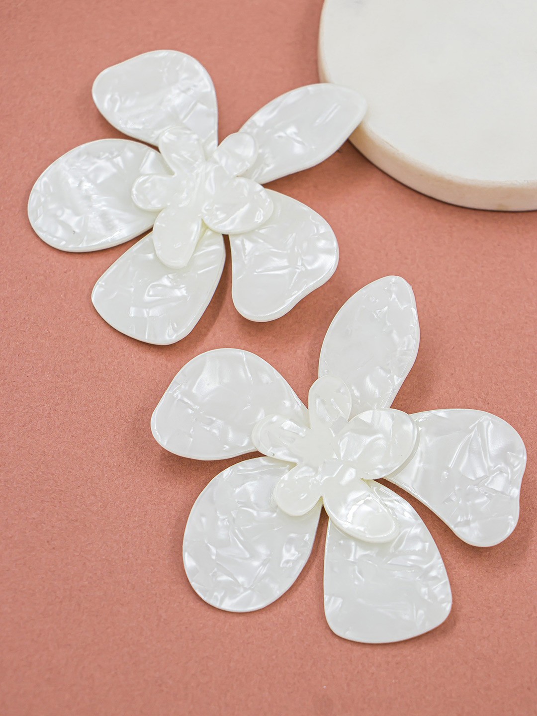 

Bellofox Women White Contemporary Studs Earrings