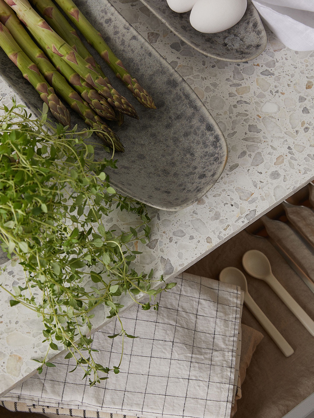 

H&M Large Stoneware Serving Plate, Grey