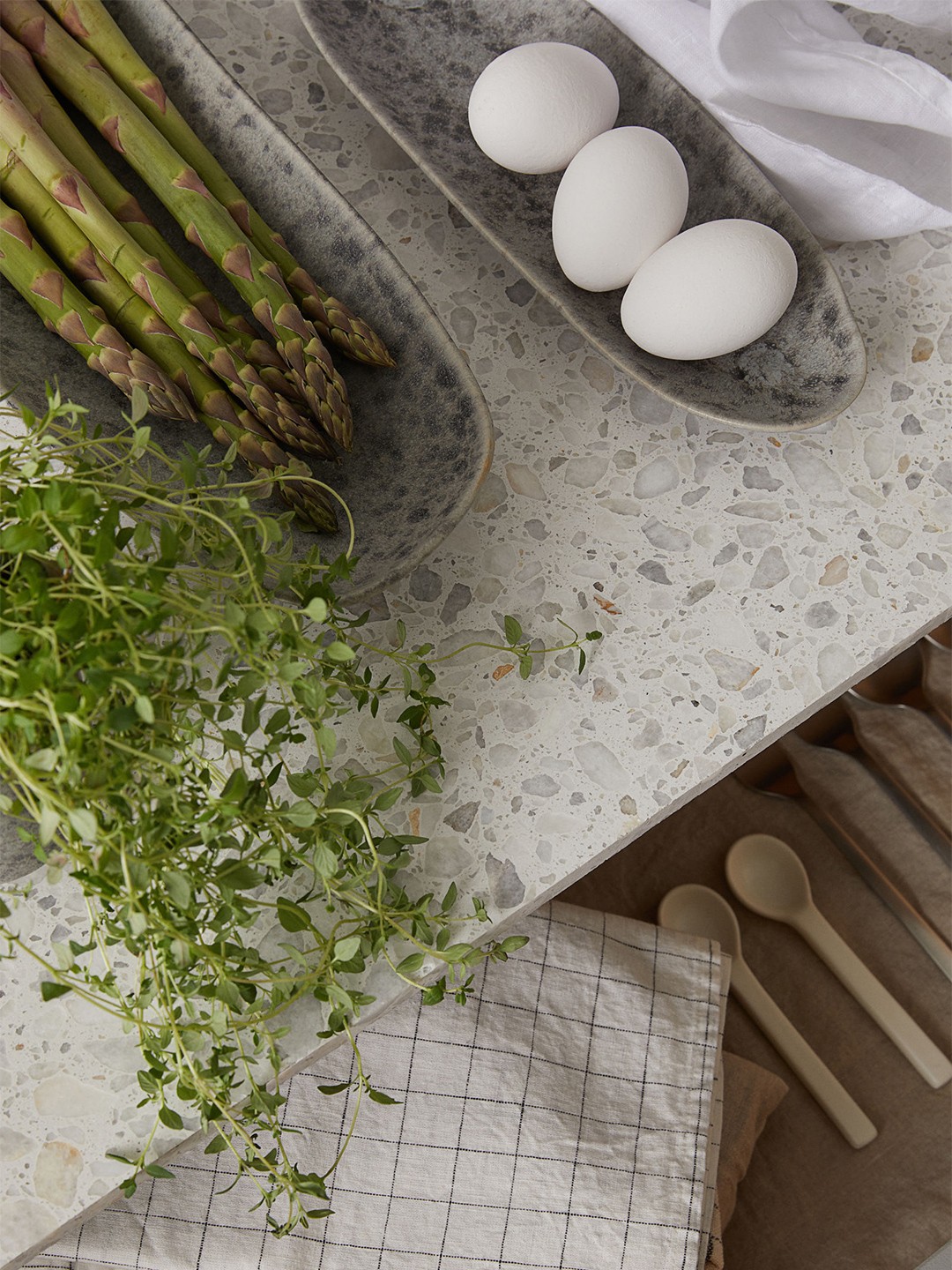 

H&M Grey Stoneware Serving Plate