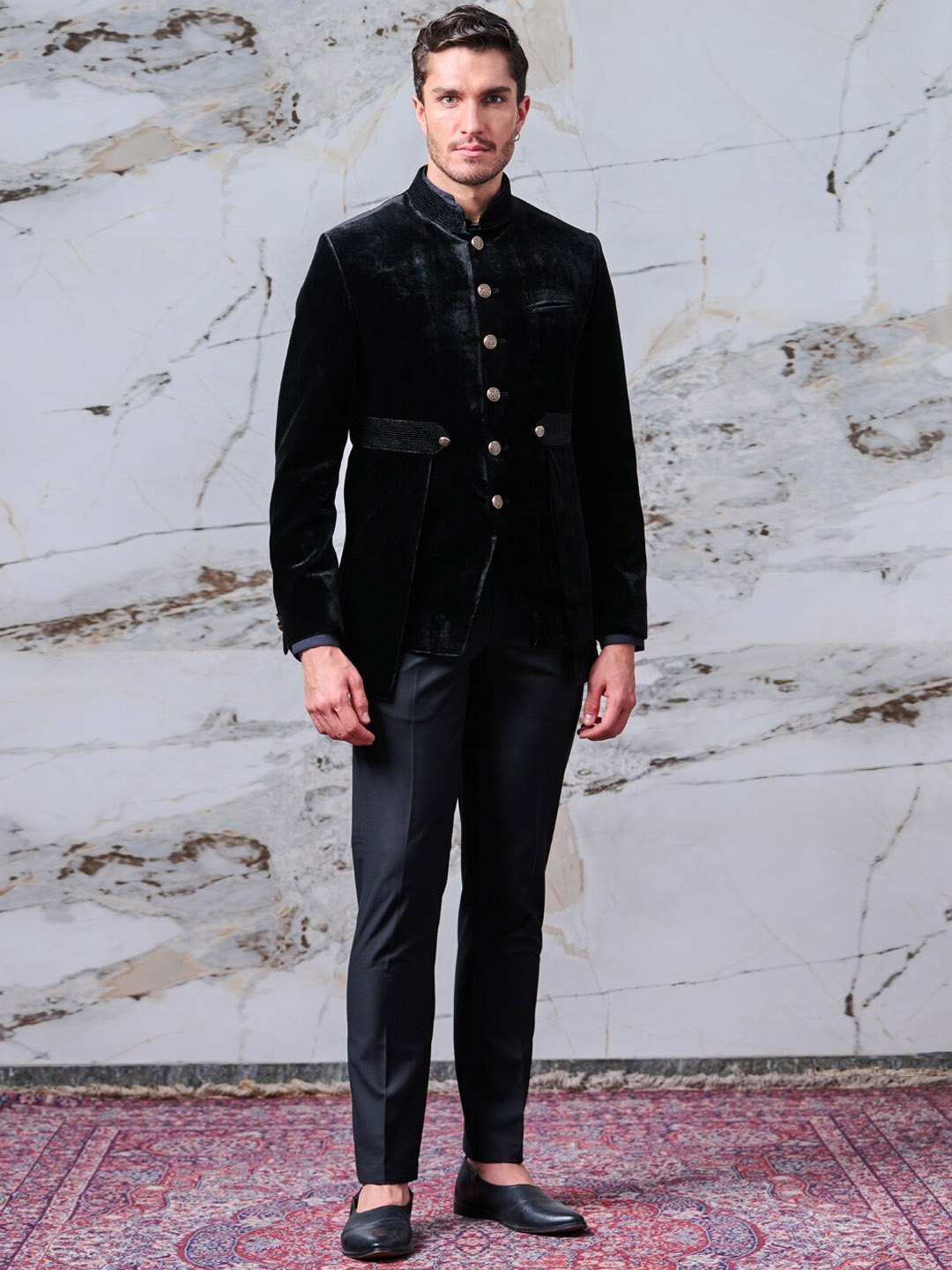

Tasva Men Black Solid 2-Piece Ethnic Bandhgala Suit
