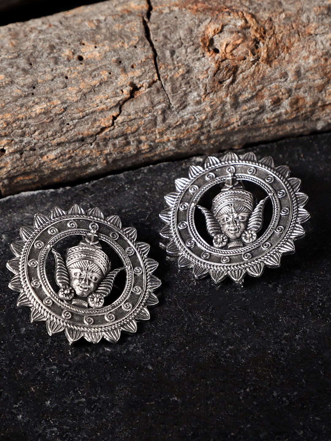 

VENI Silver-Toned Contemporary Studs Earrings