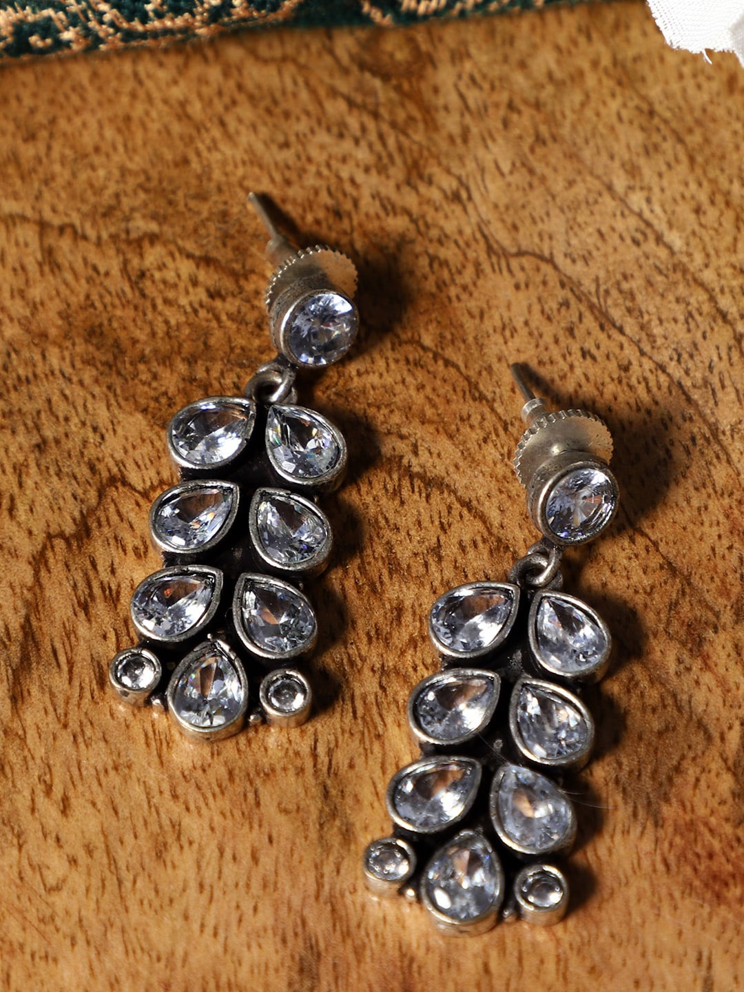 

VENI Women Silver-Plated & White Contemporary Drop Earrings