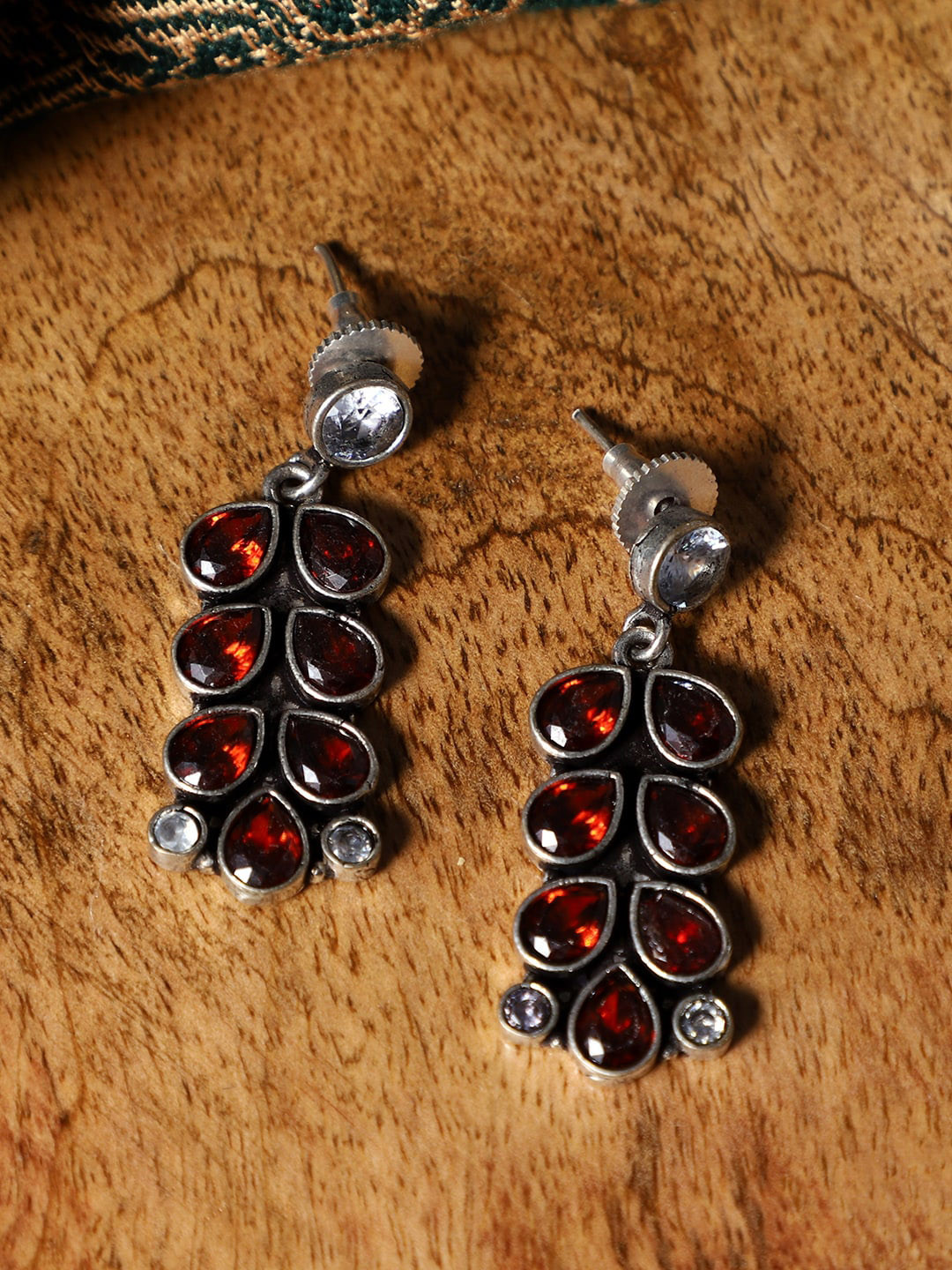 

VENI Maroon & Silver-Plated Contemporary Drop Earrings
