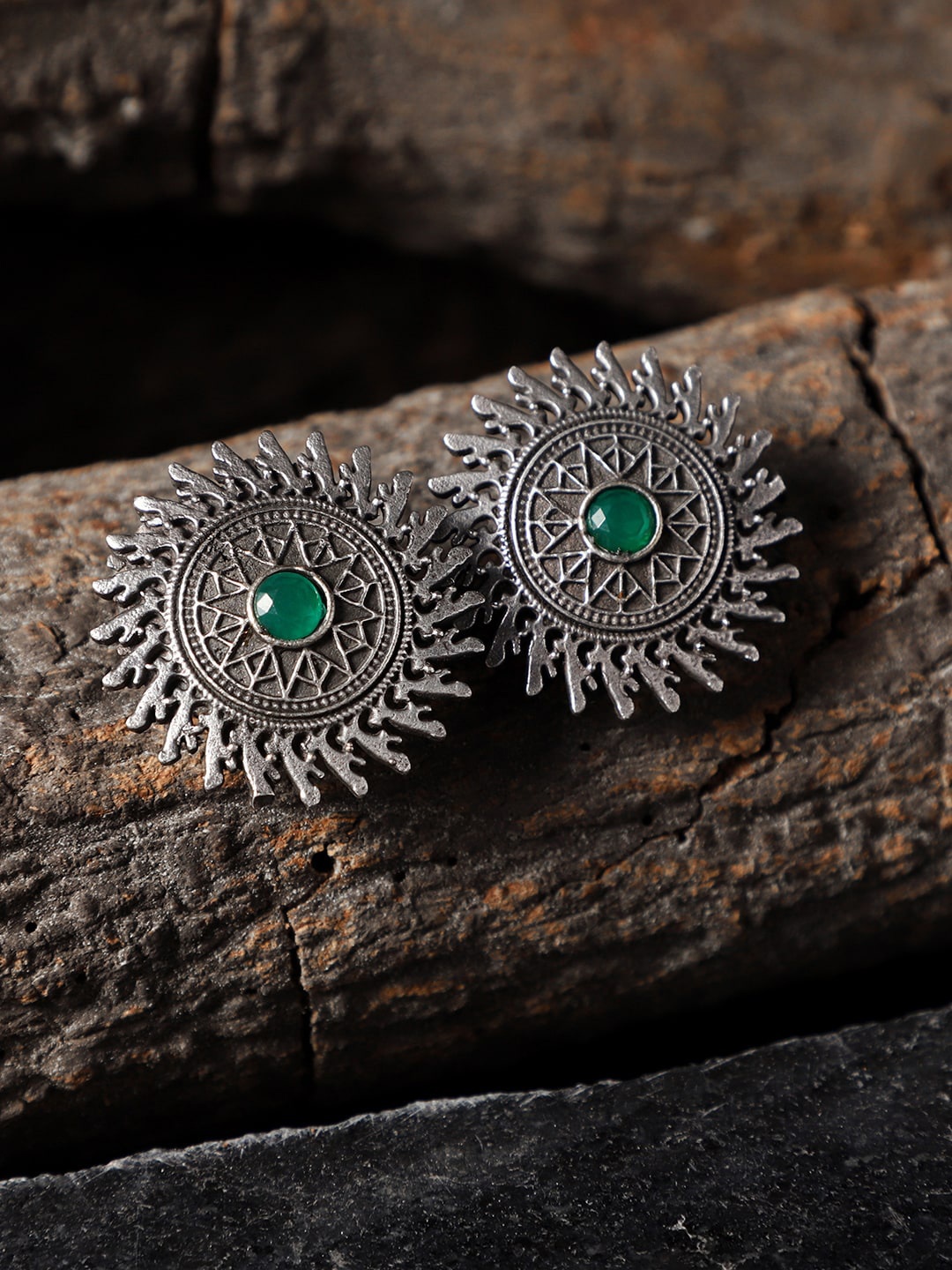 

VENI Women Silver-Toned Contemporary Studs Earrings