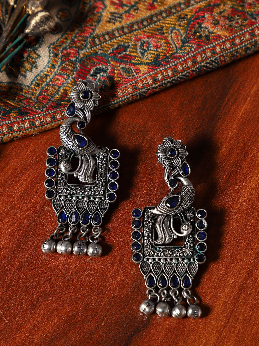 

VENI Silver Toned Contemporary Jhumkas Earrings