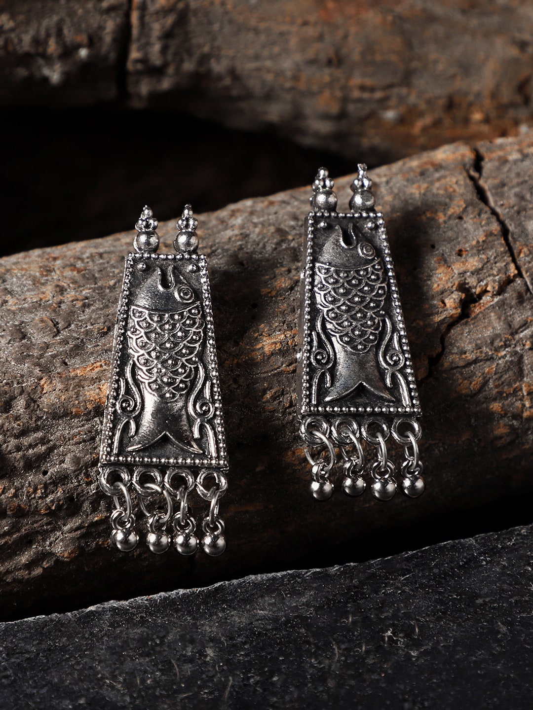 VENI Women Silver-Toned Contemporary Drop Earrings