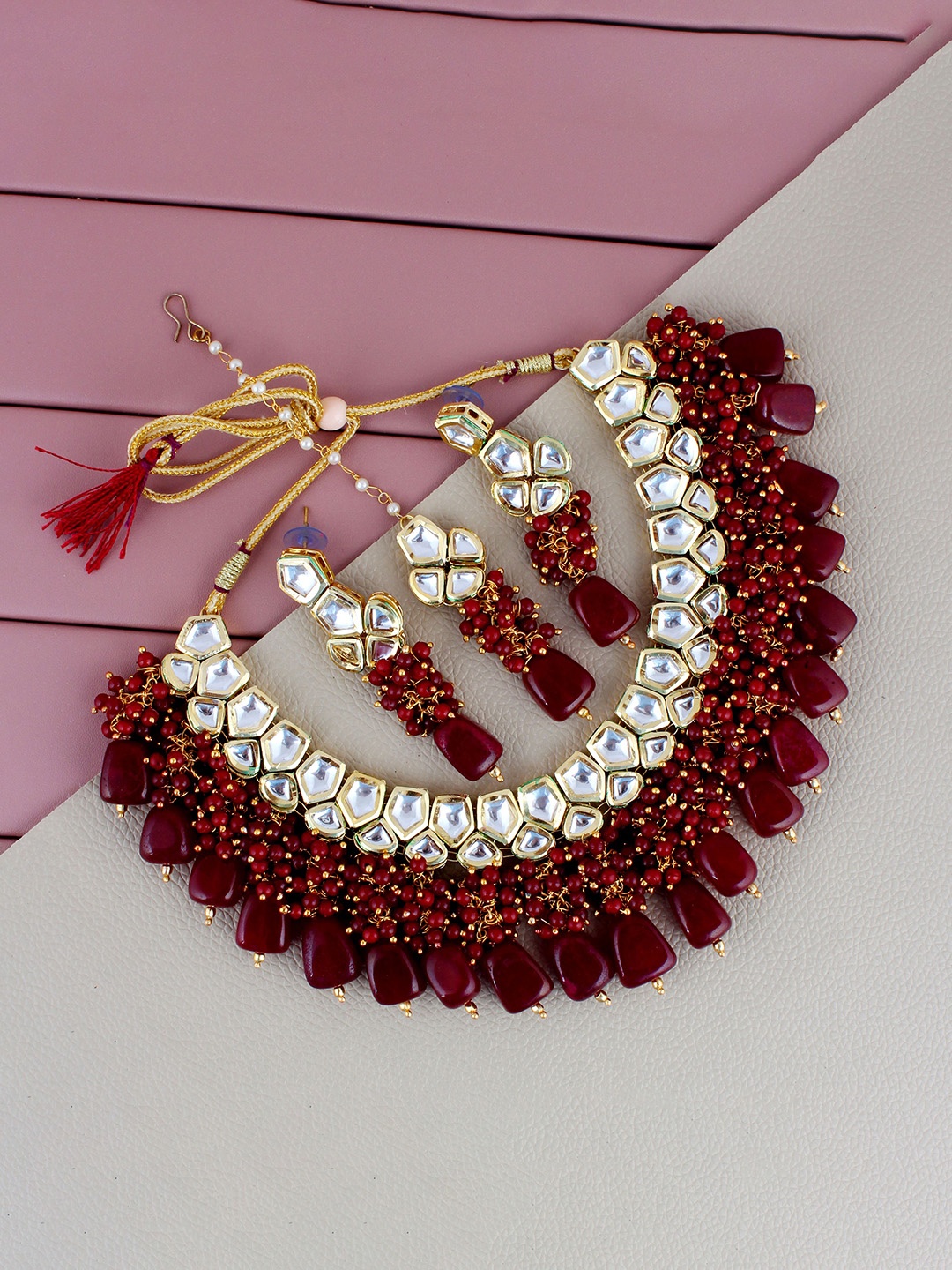 

LUCKY JEWELLERY 18K Gold-Plated White & Maroon Kundan Studded & Beaded Jewellery Set