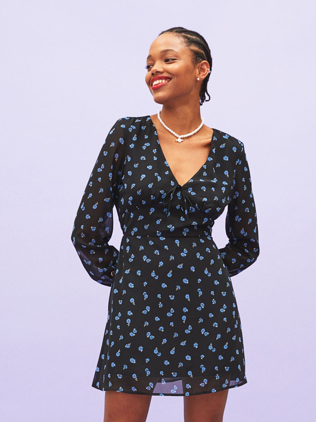 

H&M Women Black & Blue Floral Print Tie-Front Chiffon Dress
