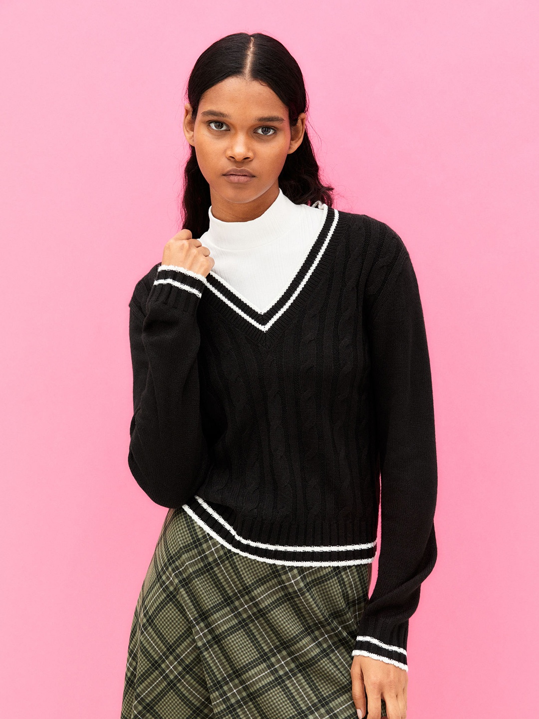 

H&M Women Black & White Cable Knit Pullover