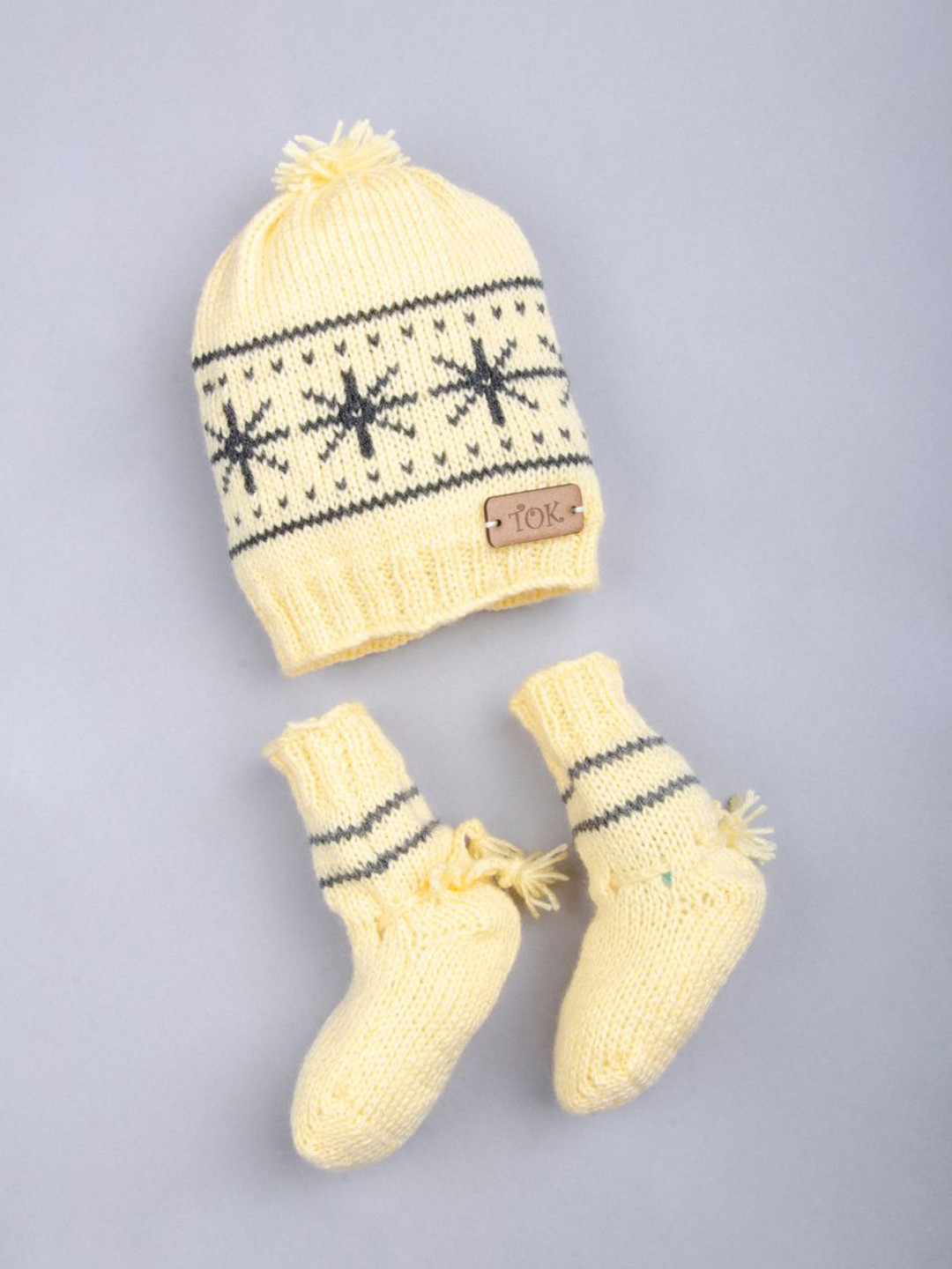 

The Original Knit Unisex Kids Yellow & Black Beanie With Socks