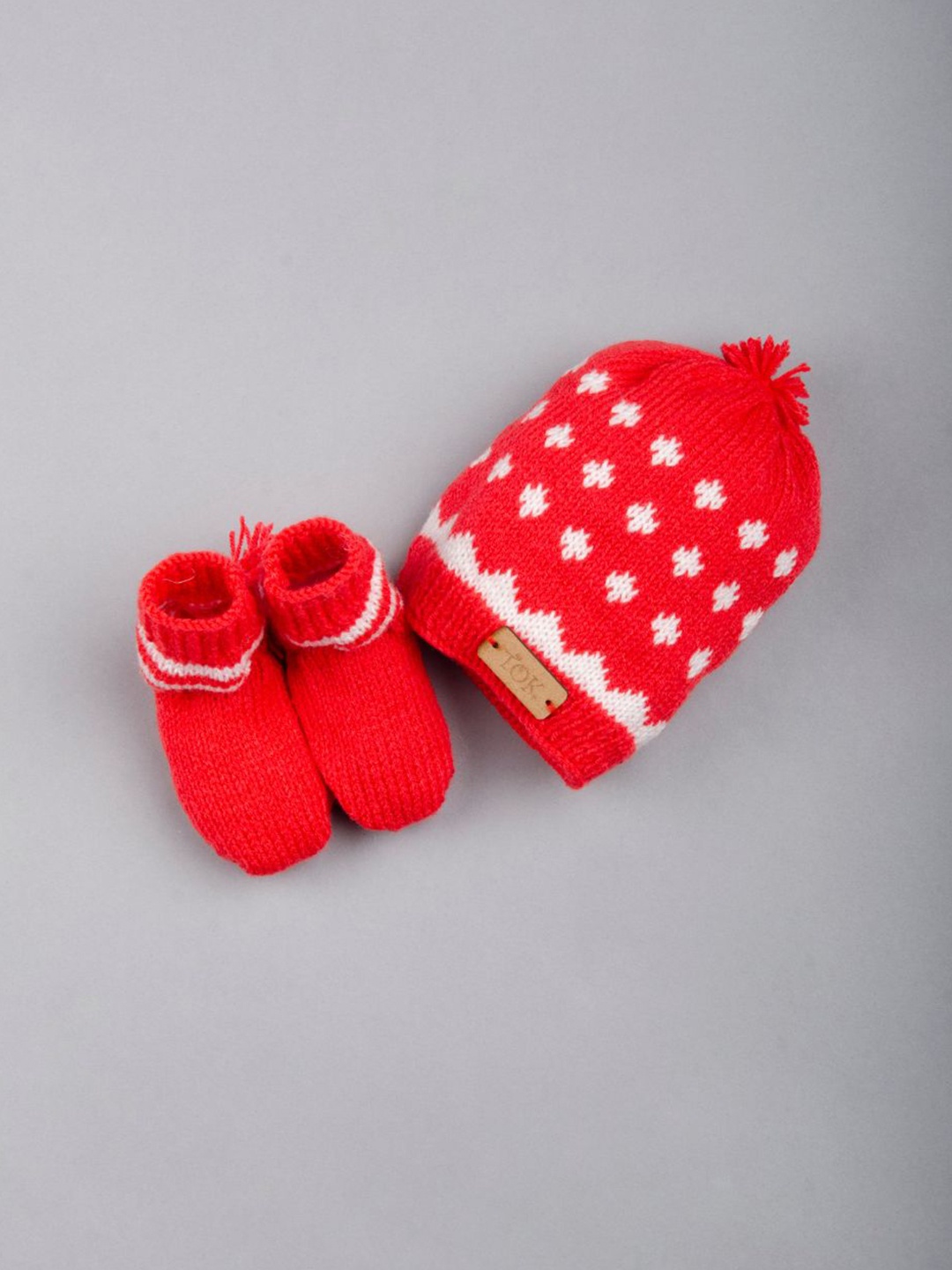 

The Original Knit Kids Red & White Beanie With Socks