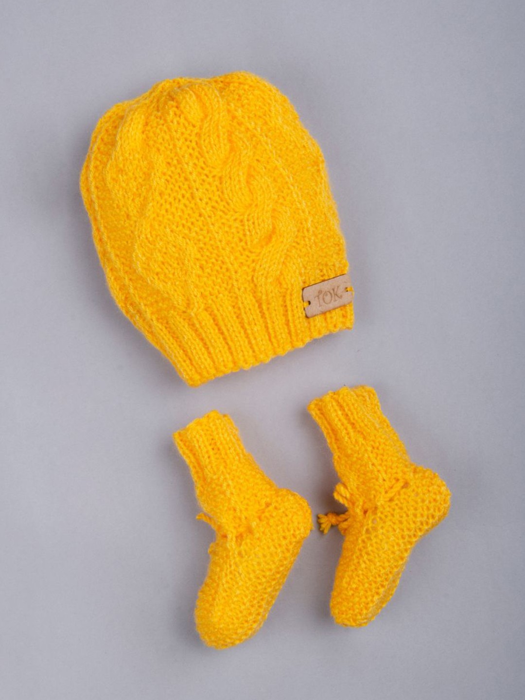 

The Original Knit Kids Yellow Self Design Beanie With Socks