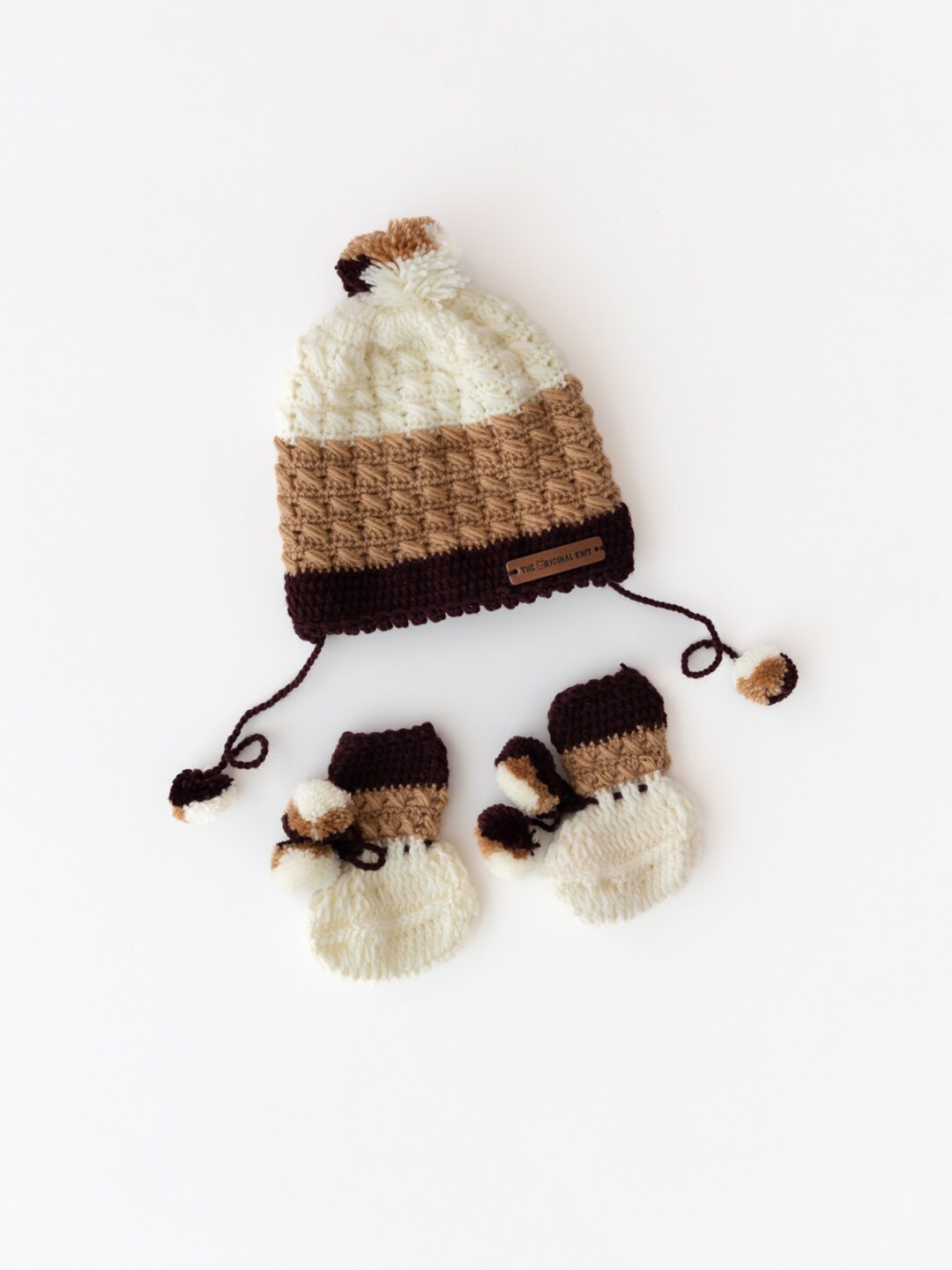 

The Original Knit Kids Beige & White Beanie Cap With Booties