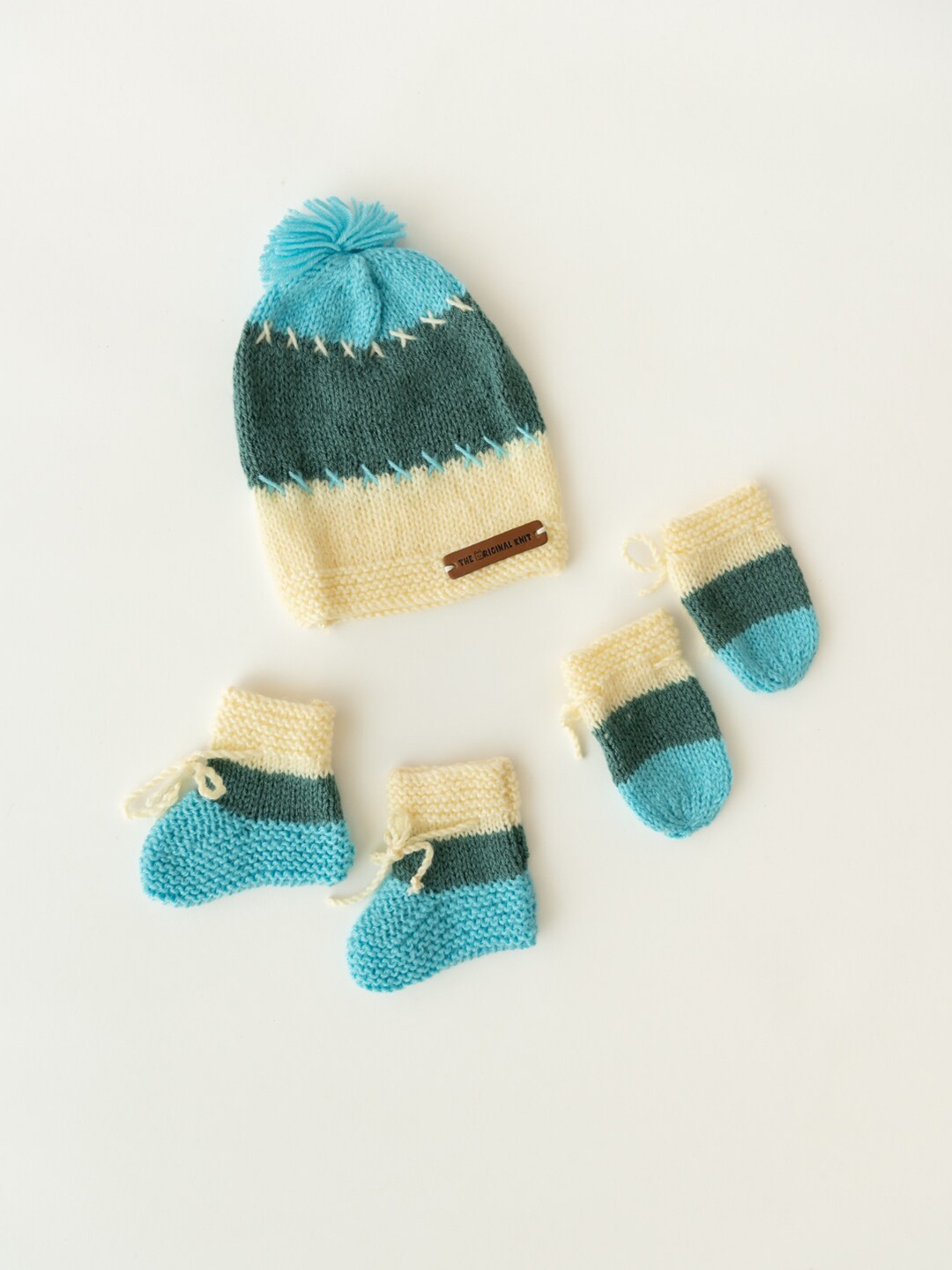 

The Original Knit Unisex Kids Blue & Off White Handmade Cap With Socks & Mittens