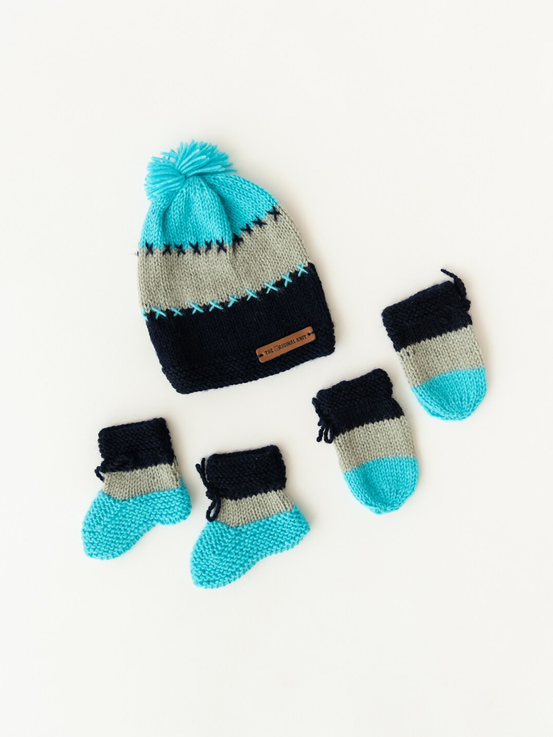 

The Original Knit Unisex Kids Blue & Grey Cap With Socks & Mittens