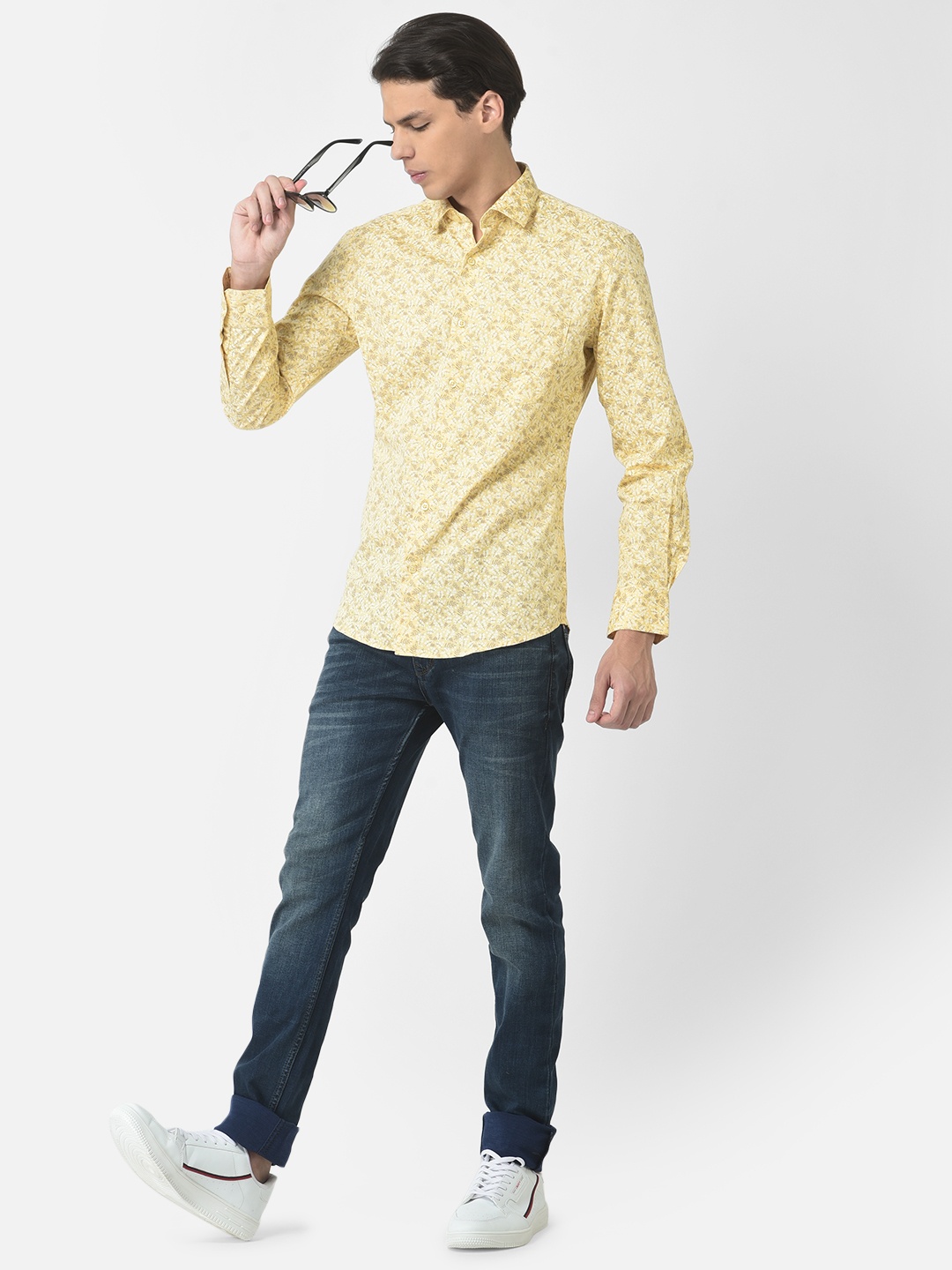 

Crimsoune Club Men Yellow Slim Fit Floral Printed Casual Cotton Shirt