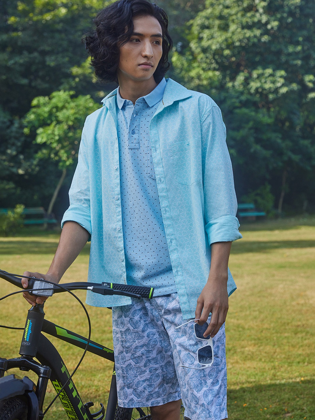 

Crimsoune Club Men Blue Printed Regular Fit Cotton Shorts