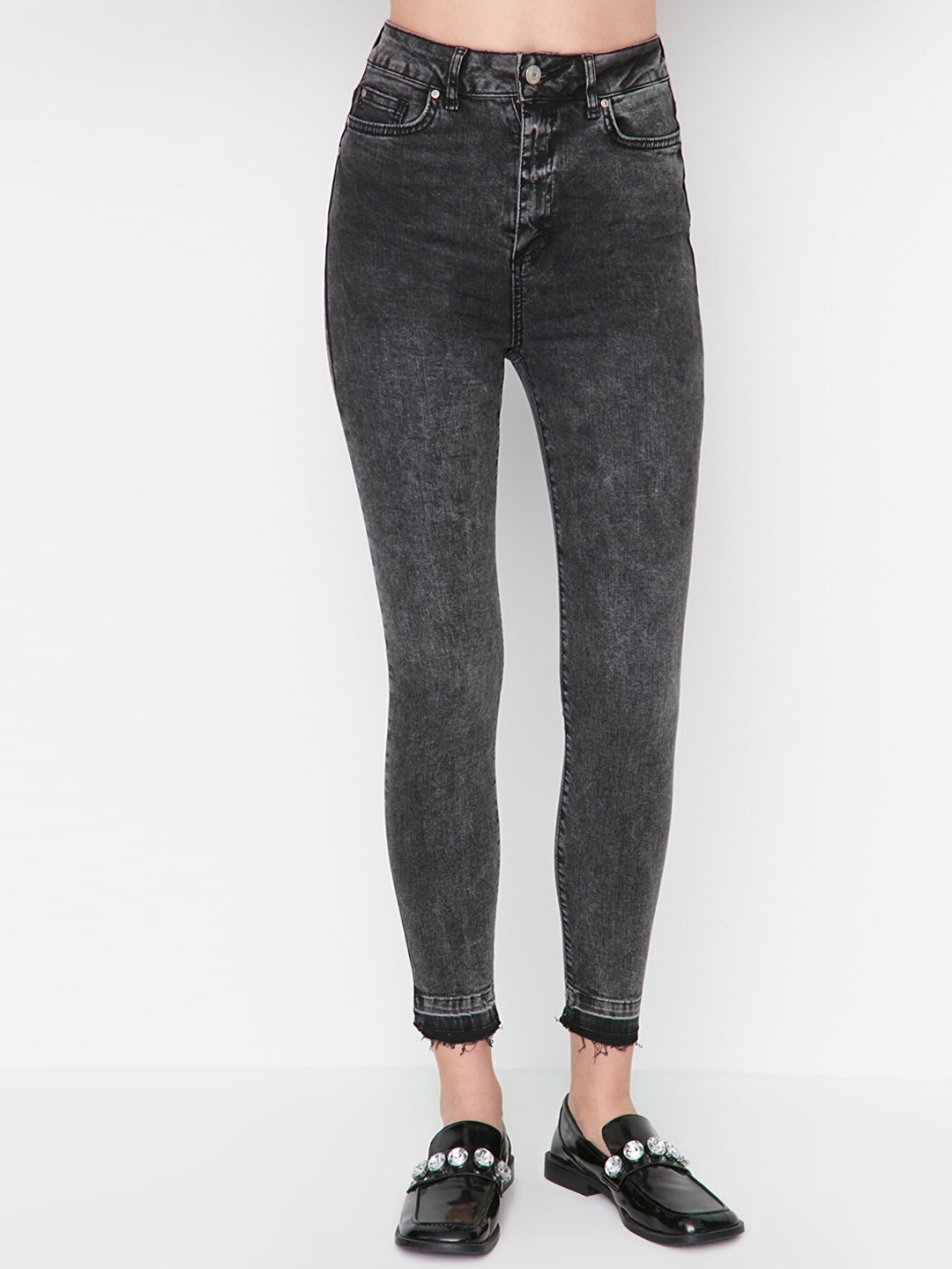 

Trendyol Women Charcoal Heavy Fade Cotton Jeans