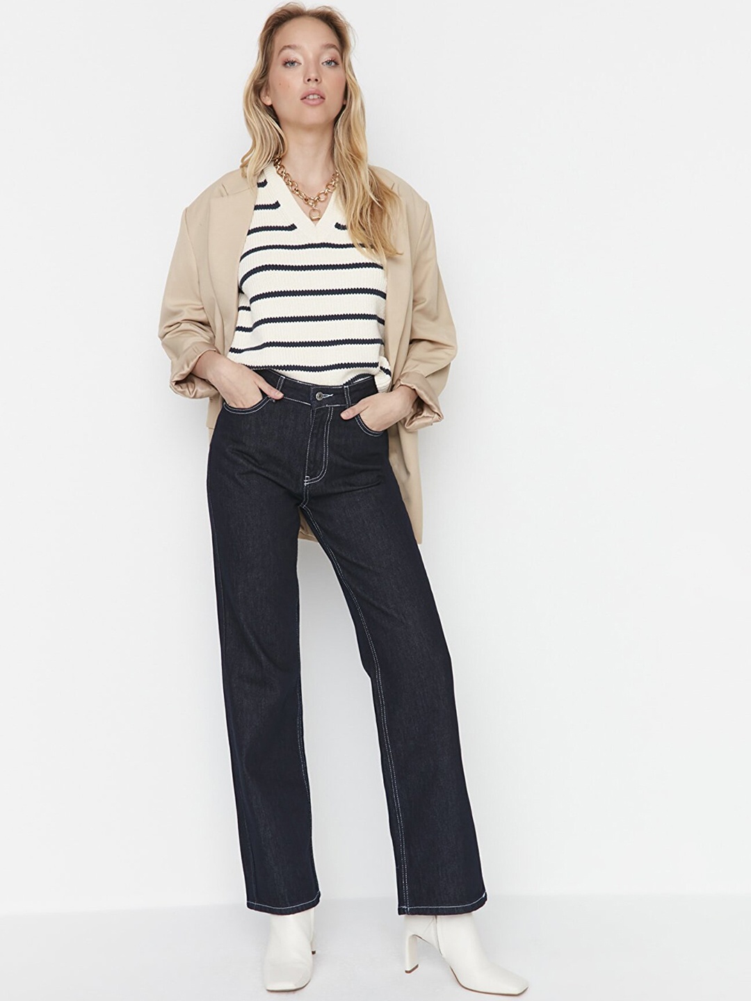 

Trendyol Women Navy Blue Pure Cotton Jeans