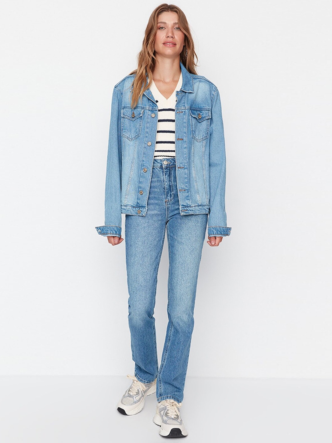 

Trendyol Women Blue Heavy Fade Cotton Jeans