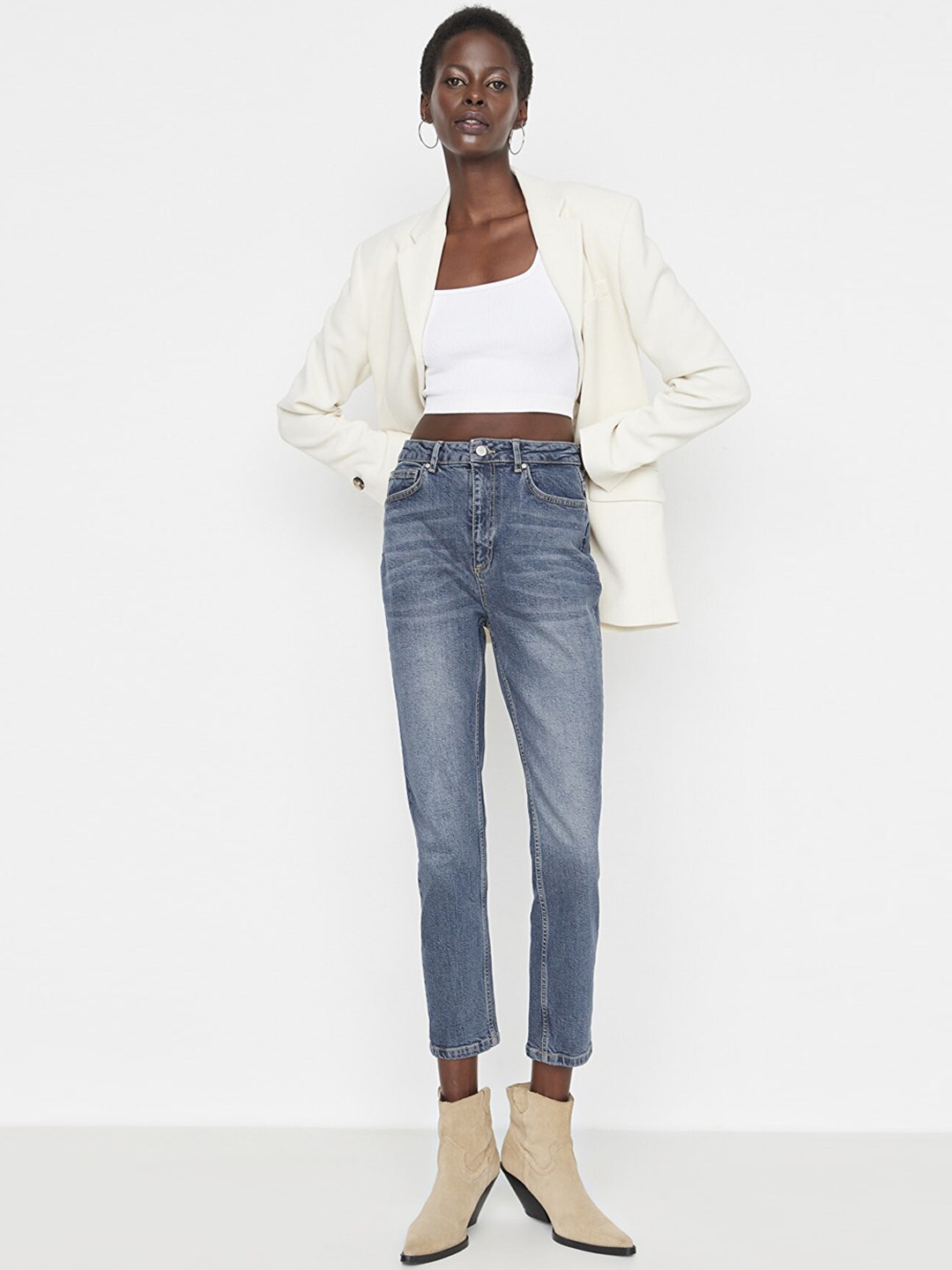 

Trendyol Women Blue Slim Fit Heavy Fade Jeans