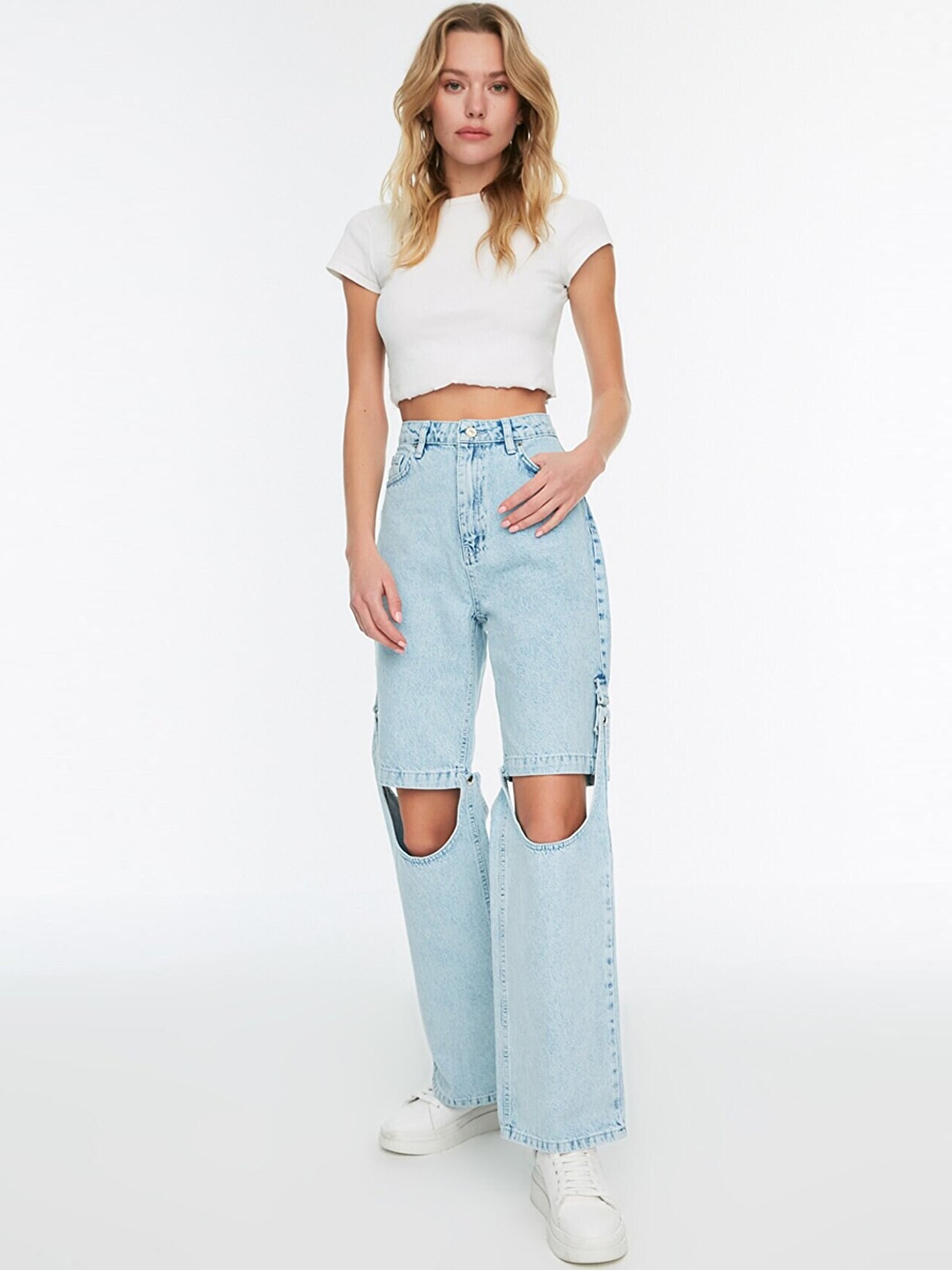 

Trendyol Women Blue Slash Knee Pure Cotton Jeans
