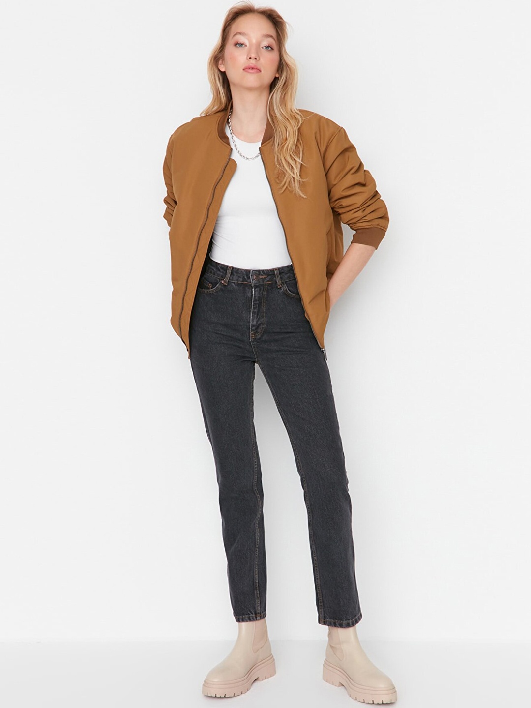 

Trendyol Women Charcoal Pure Cotton Jeans