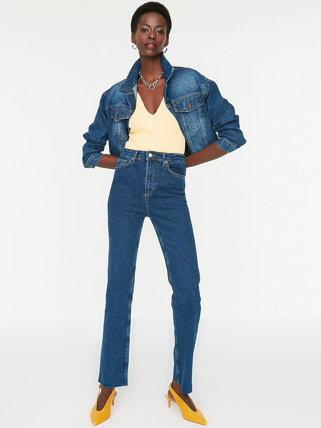 

Trendyol Women Blue Regular Jeans
